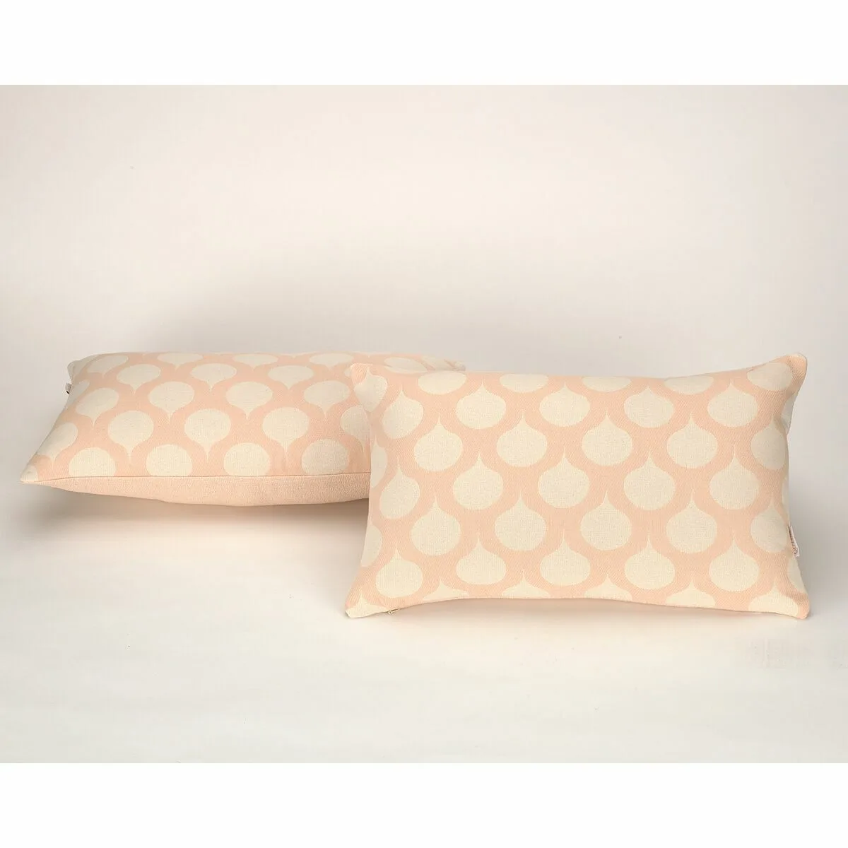 Housse de coussin alexandra house living astun havana 2 unites m070471245. Diaytar, c'est l'alchimie parfaite entre la froide efficacité de la tech et la chaleur rassurante des produits de qualité.