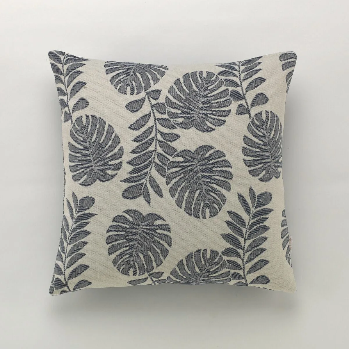 Housse de coussin alexandra house living noir m070473538. Chez Diaytar, nous fusionnons l'utile à l'agréable avec une gamme complète de produits soigneusement choisis pour leur design et leur fonctionnalité