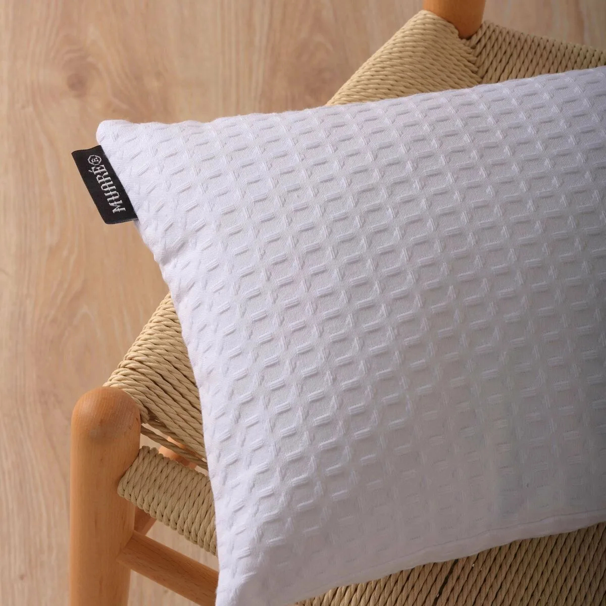 Housse de coussin belum waffle blanc 30 x 50 cm s980453949. Diaytar pense global, shoppe local : une plateforme généraliste avec une approche curated pour un public international