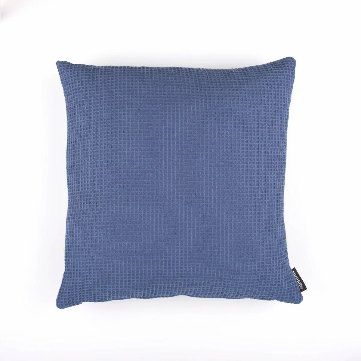 Housse de coussin belum waffle bleu 50 x 50 cm s980455382. Diaytar, c'est le testament vivant qu'on peut allier large choix et qualité exemplaire dans le e-commerce.