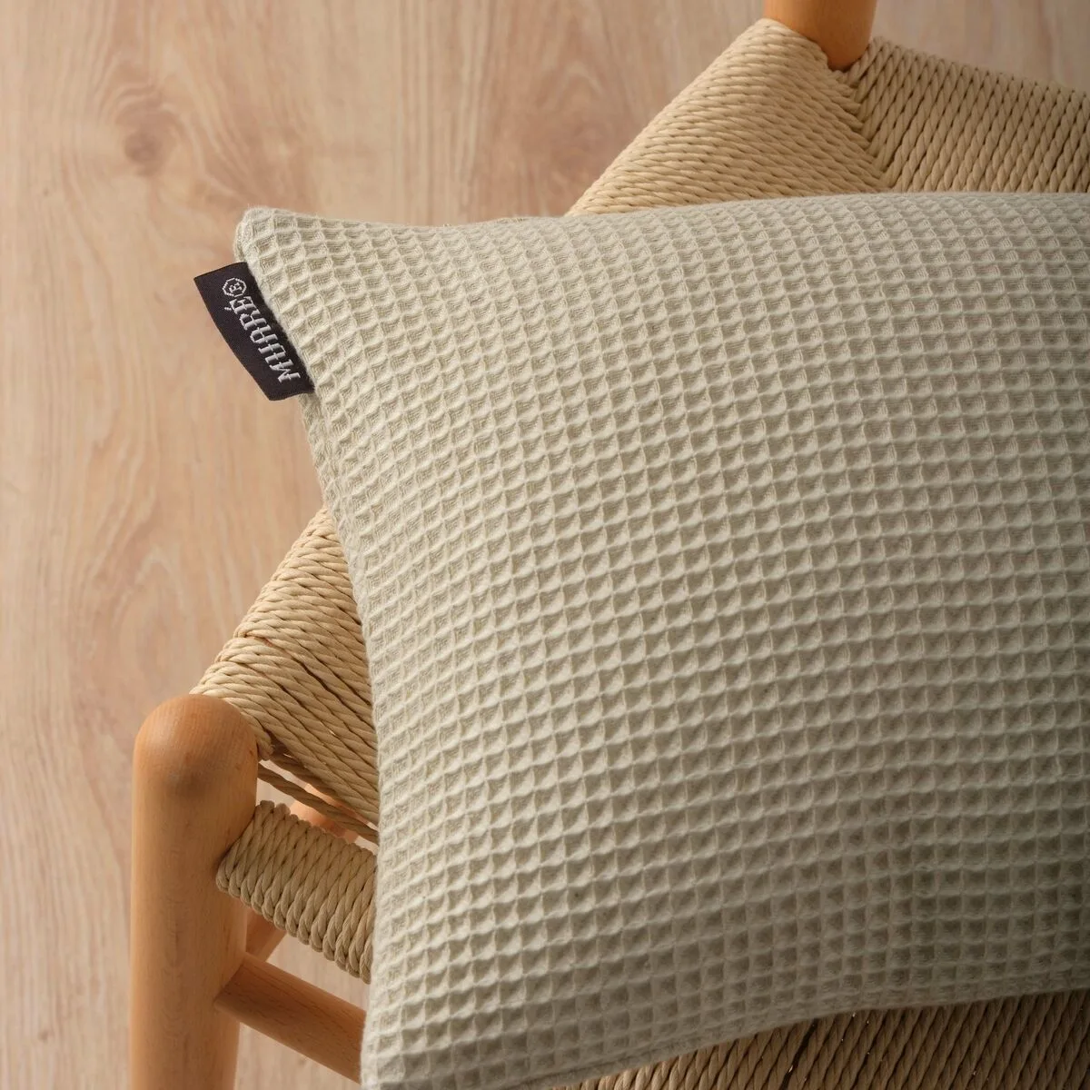 Housse de coussin belum waffle lin 30 x 50 cm s980454362. L'art de vivre à la française s'exprime dans notre collection maison Diaytar.