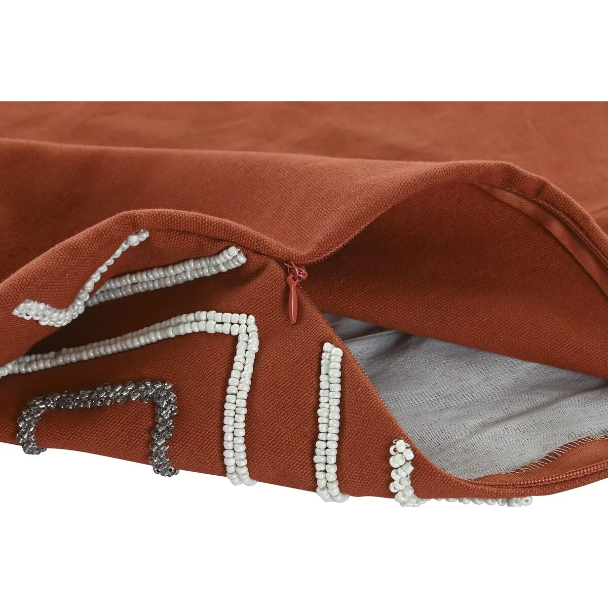 Housse de coussin dkd home decor terre cuite geometrique 50 x 1 x 50 cm s304155894. Nous sélectionnons pour Diaytar des produits qui ont une histoire, une âme, et qui sauront trouver une place dans la vôtre.