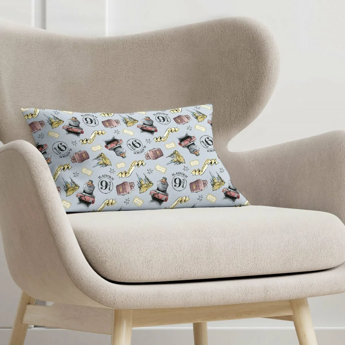 Housse de coussin harry potter hogwarts express multicouleur bleu clair 30 x 50 cm s980078428. Créez votre look signature avec les pièces mode sélectionnées par Diaytar.