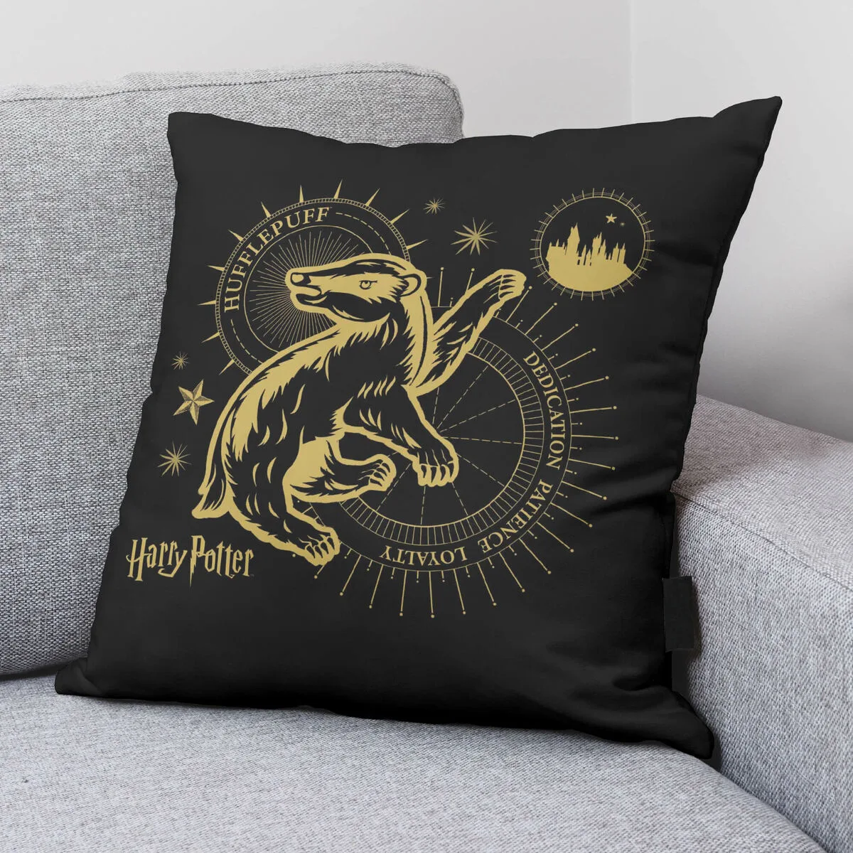 Housse de coussin harry potter hufflepuff noir multicouleur 50 x 50 cm s980079215. Diaytar, le partenaire de ceux qui veulent une vie mieux équipée, mieux designée et plus connectée, tout simplement.Diaytar : Le laboratoire des tendances où naissent vos futurs produits préférés, des essentiels aux plus innovants.