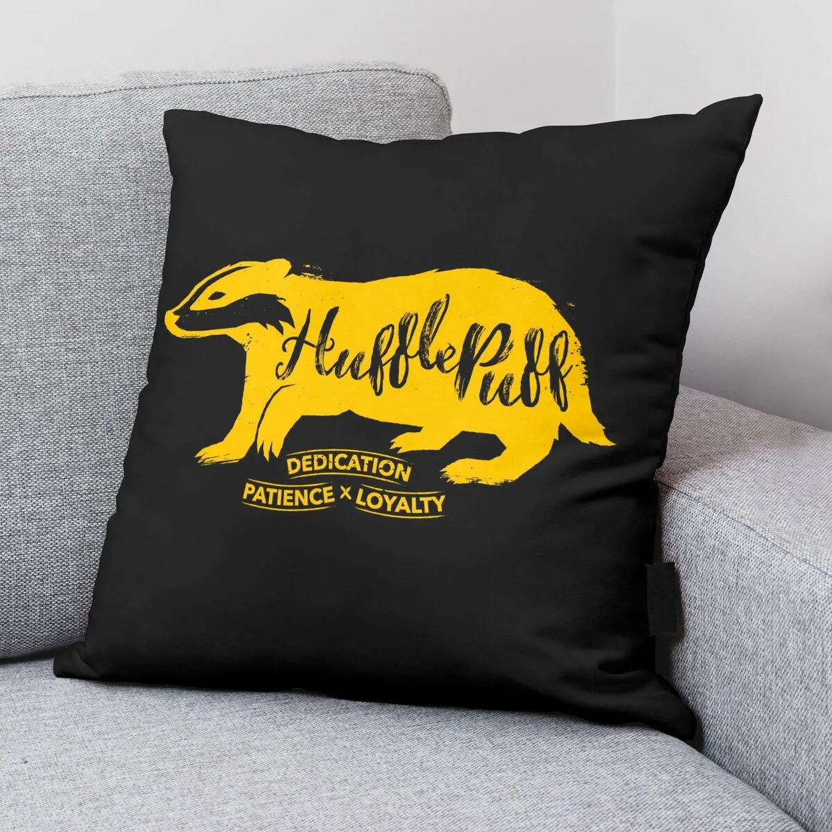Housse de coussin harry potter hufflepuff noir multicouleur 50 x 50 cm s980079688. Diaytar, c'est l'alchimie parfaite entre la froide efficacité de la tech et la chaleur rassurante des produits de qualité.