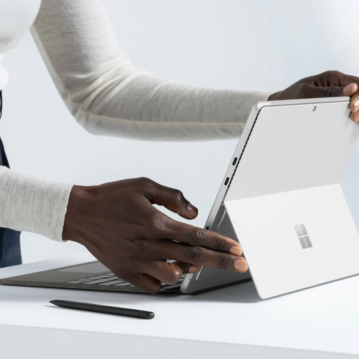 Housse pour clavier microsoft 8x6 00179 s5527267186. Notre mantra chez Diaytar : un produit, un sourire. Nous mesurons notre succès à votre satisfaction instantanée.