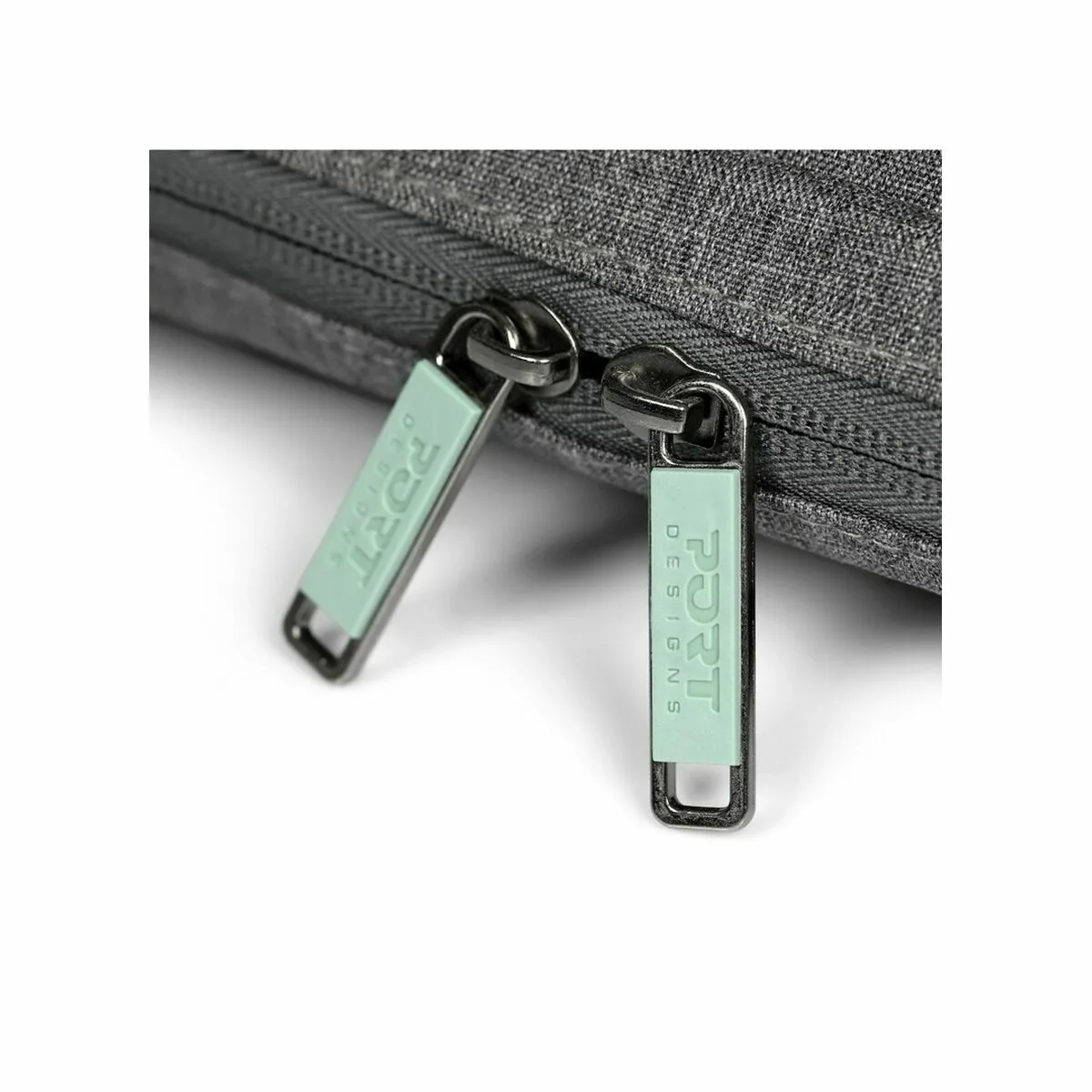 Housse pour ordinateur portable port designs gris 14 s7102009066. La recette Diaytar : un tiers de design, un tiers d'innovation, un tiers de fonctionnalité. Le tout saupoudré de tendance.