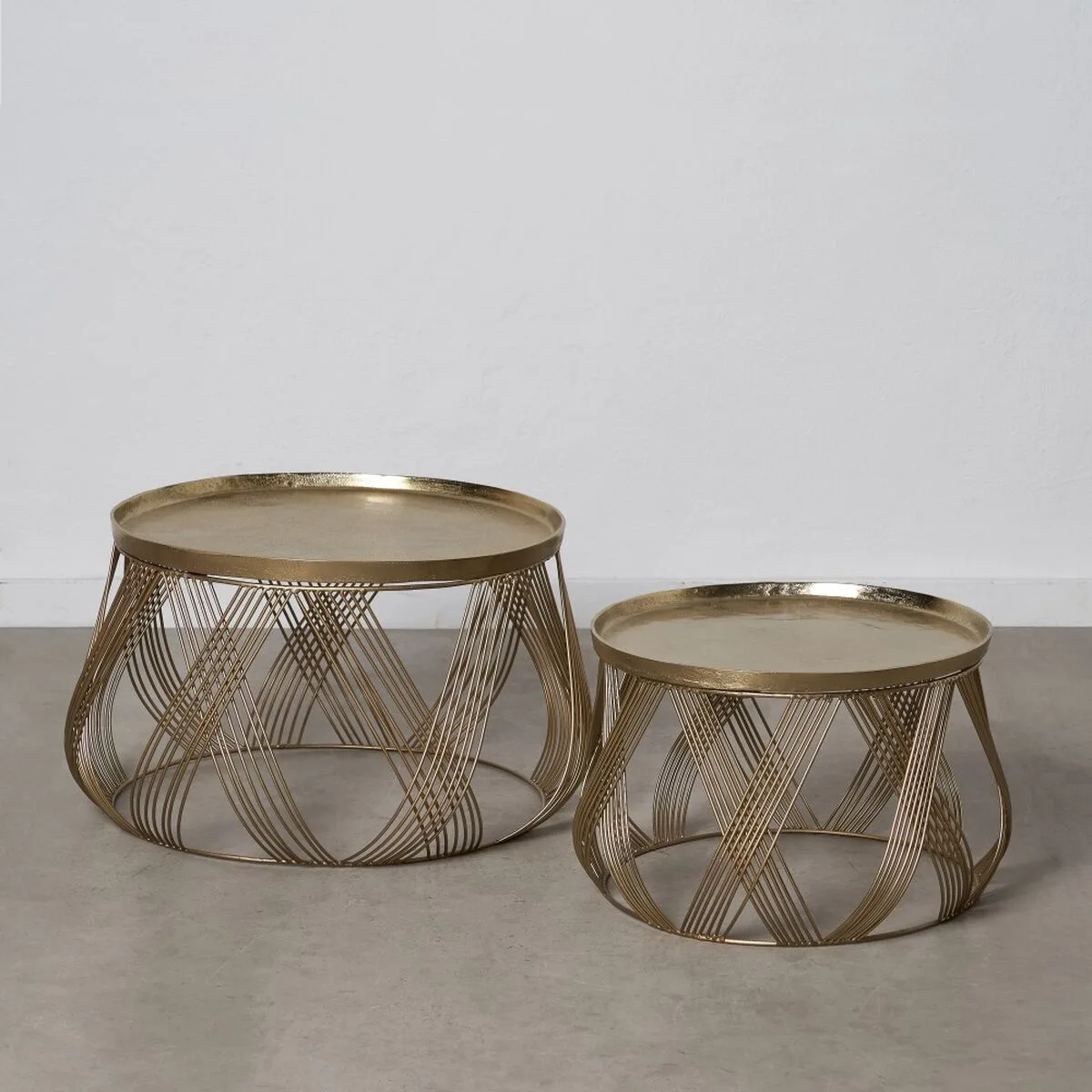 Jeu de 2 tables dore 56 x 56 x 37 cm 2 unites s880737983. L'aventure Diaytar commence ici : parcourez un catalogue généraliste unique où la surprise et la qualité sont au rendez-vous