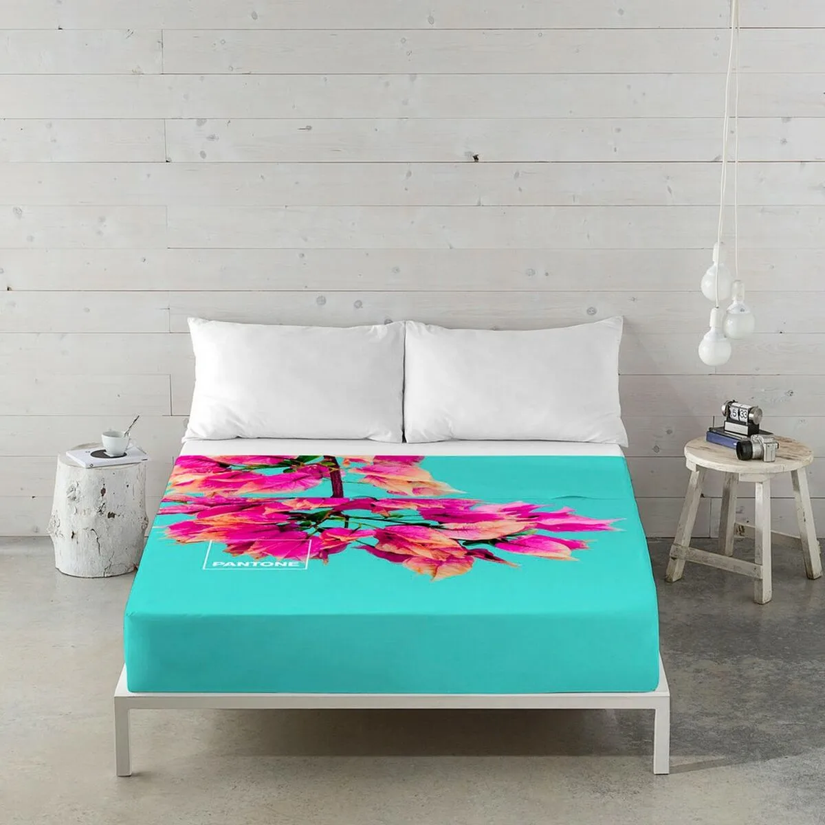Jeu de draps bugnavilla pantone s280508835. Diaytar, c'est l'alchimie parfaite entre la froide efficacité de la tech et la chaleur rassurante des produits de qualité.