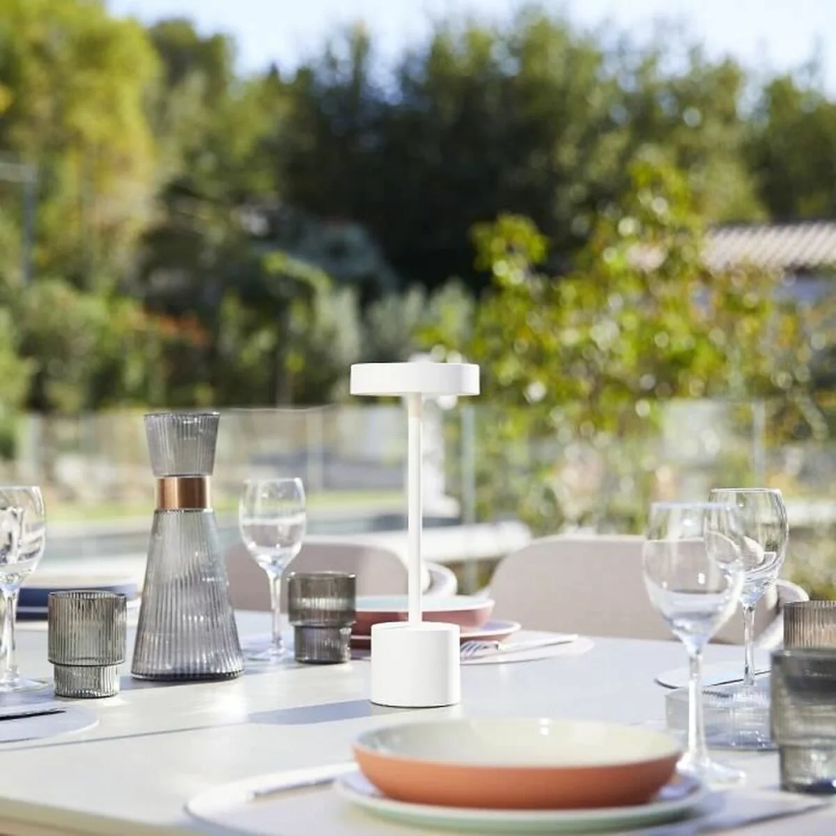 Lampe de bureau lumisky roby white blanc aluminium s7100147756. Chez Diaytar, nous fusionnons l'utile à l'agréable avec une gamme complète de produits soigneusement choisis pour leur design et leur fonctionnalité