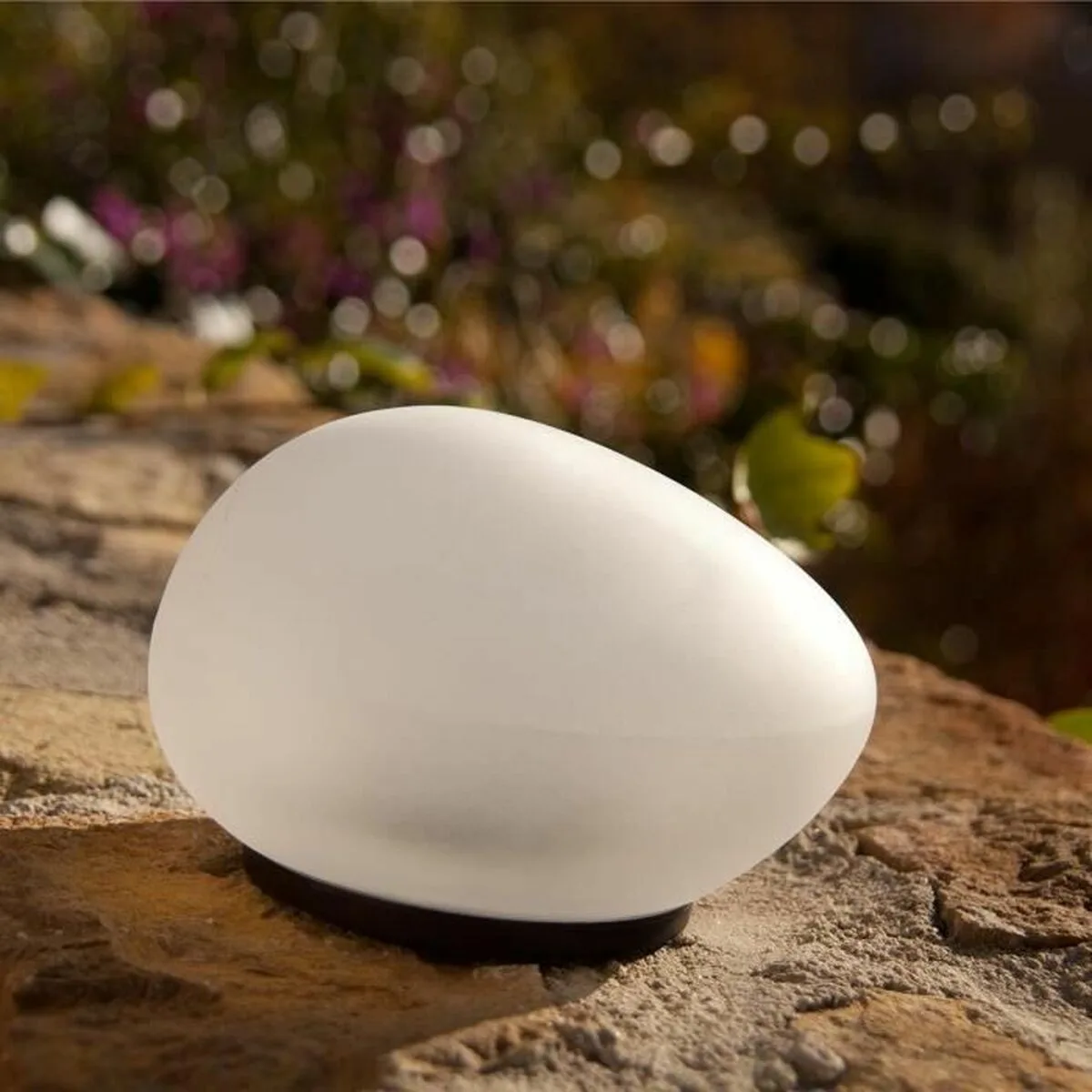 Lampe de bureau lumisky solenzara blanc 1 unite s7100148055. Diaytar s'adresse à tous ceux qui considèrent que le choix d'un produit, même basique, est une expression de leur personnalité