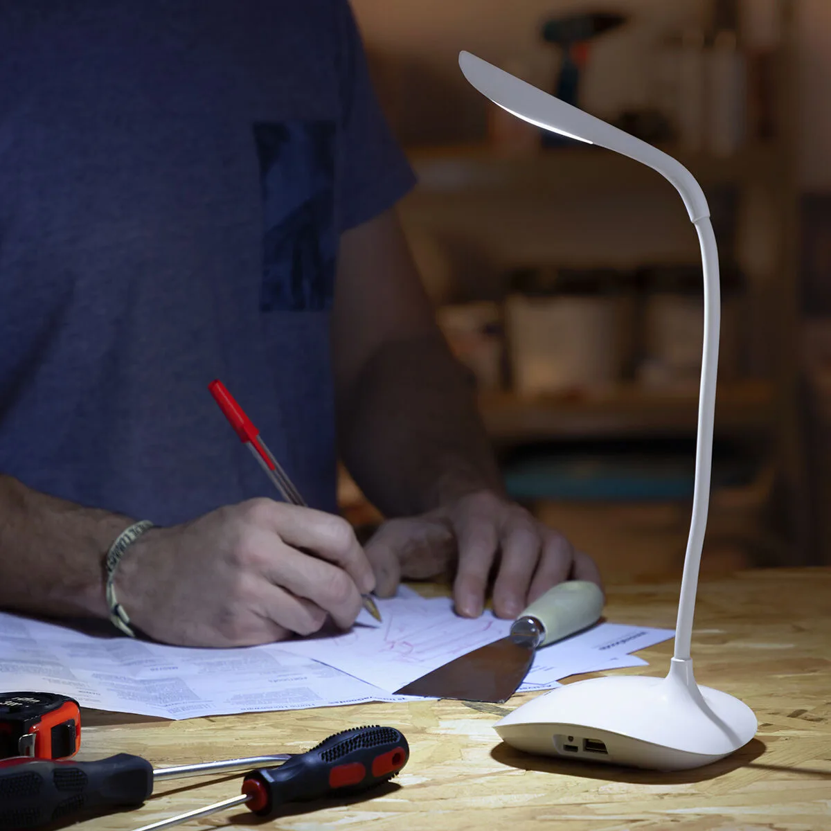 Lampe led de table rechargeable tactile lum2go innovagoods v010319222. Notre raison d'être : vous faire économiser le plus précieux des resources : votre temps. Bienvenue sur Diaytar, les produits triés sur le volet.