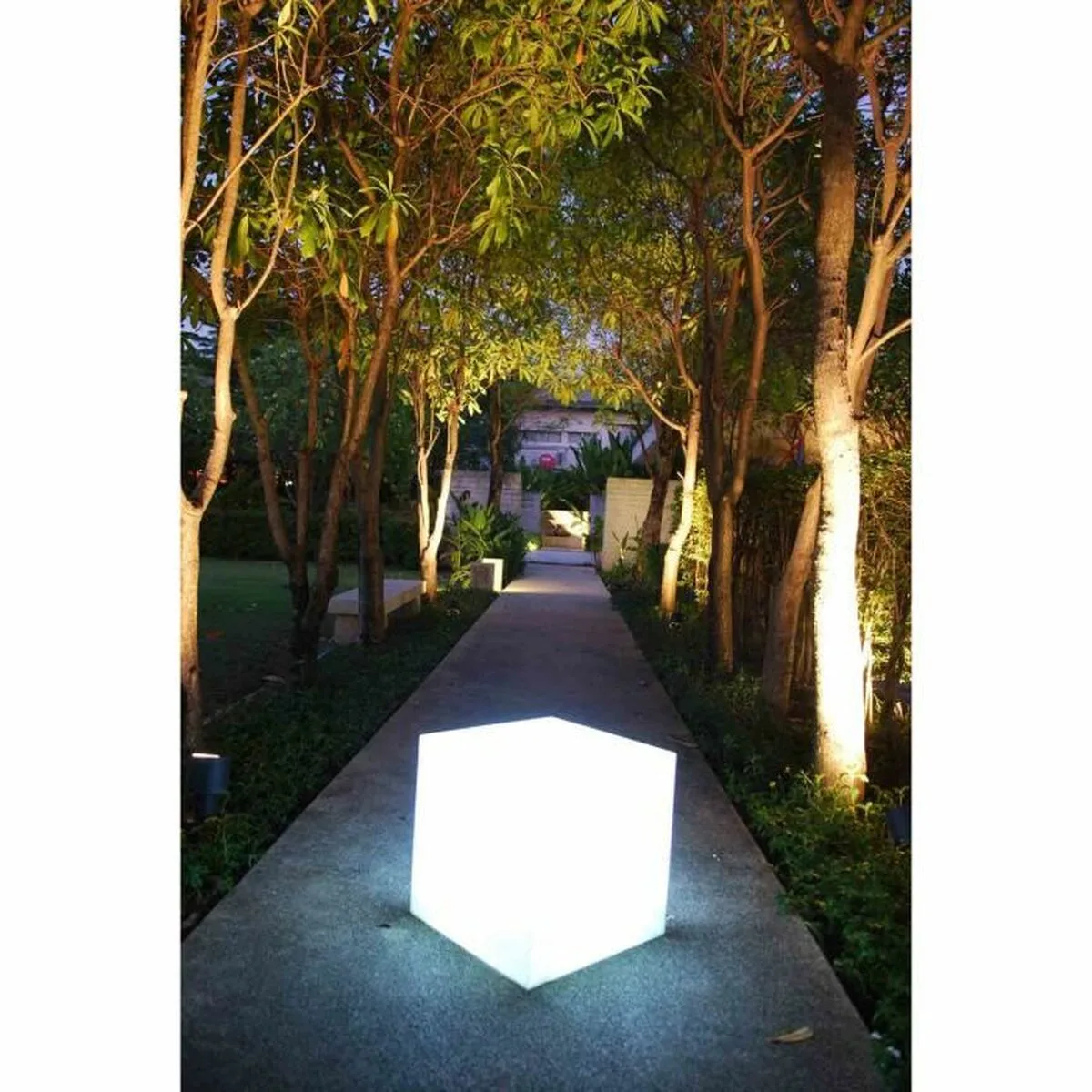 Lampe lumisky blanc e27 1 unite s719788410. Plongez dans l'univers Diaytar où chaque produit raconte une histoire.
