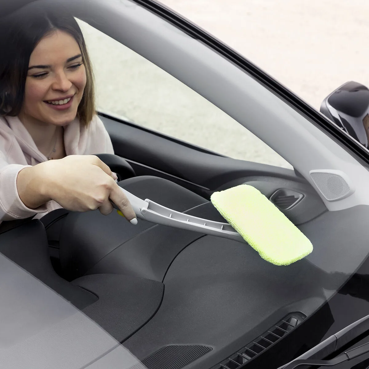 Lave vitre avec spray 2 en 1 klinshil innovagoods v010349841. L'aventure Diaytar commence ici : parcourez un catalogue généraliste unique où la surprise et la qualité sont au rendez-vous