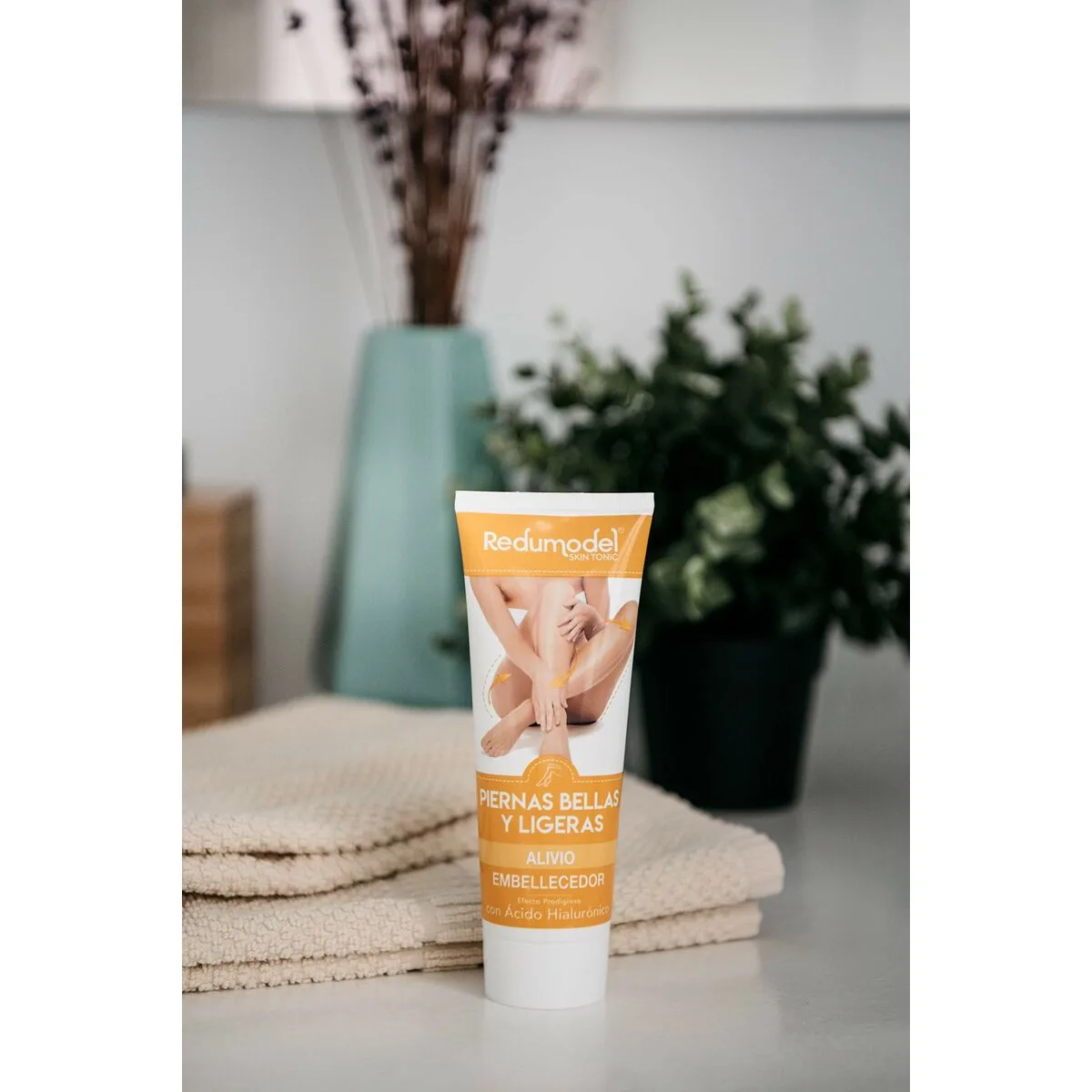 Lotion corporelle redumodel s451880491. Chez Diaytar, la tendance n'est pas qu'une question d'apparence, c'est une question de fonctionnalité et d'innovation