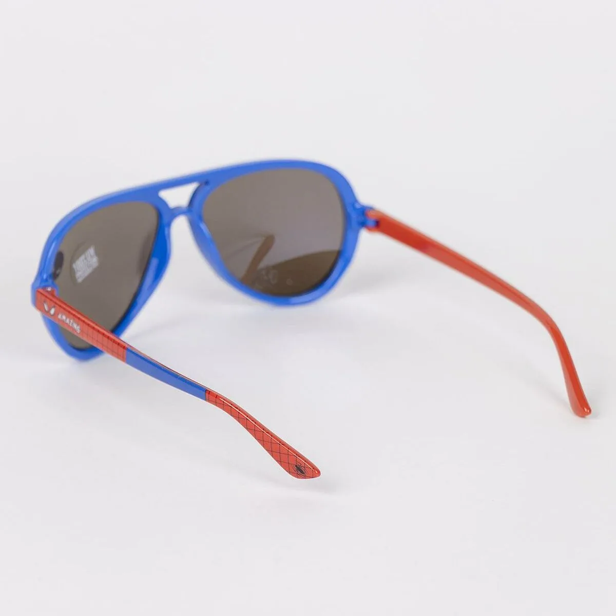Lunettes de soleil enfant spider man bleu rouge s073869478. Diaytar a sélectionné pour vous une palette de produits allant de l'électronique grand public aux must-have de la maison