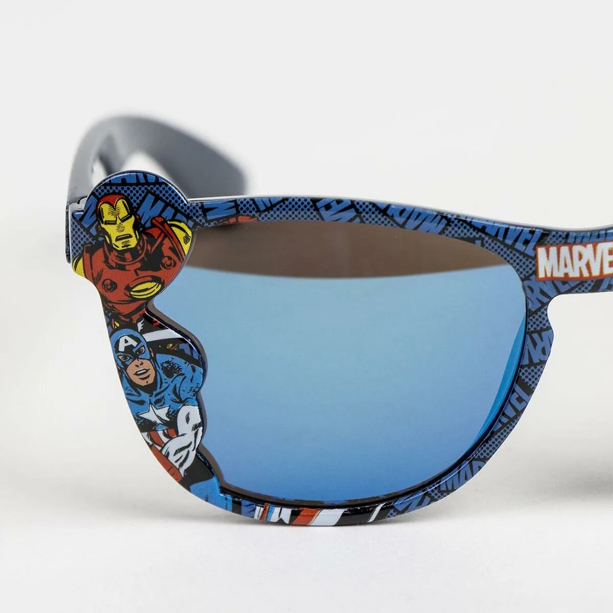 Lunettes de soleil enfant the avengers s074290511. Bienvenue sur Diaytar, l'endroit où les produits ne sont pas juste achetés, mais sont adoptés pour la vie.