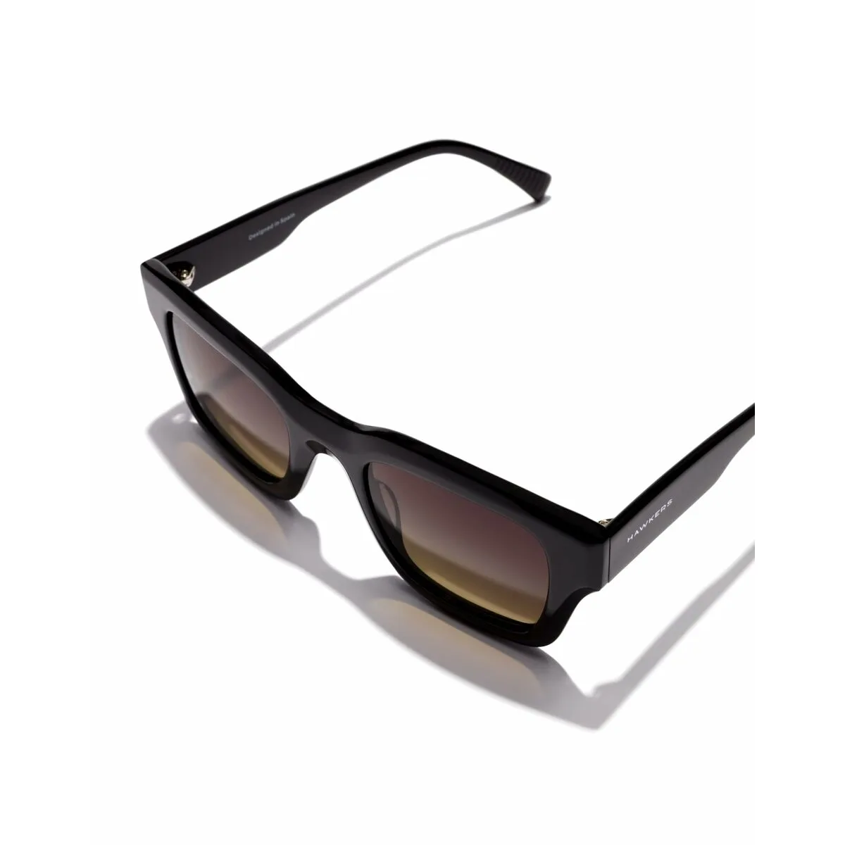 Lunettes de soleil unisexe hawkers culture s0512977474 Lunettes de soleil unisexe hawkers culture s0512977474. Diaytar incarne le nouveau visage du e-commerce : agile, éclectique et profondément ancré dans les tendances du moment