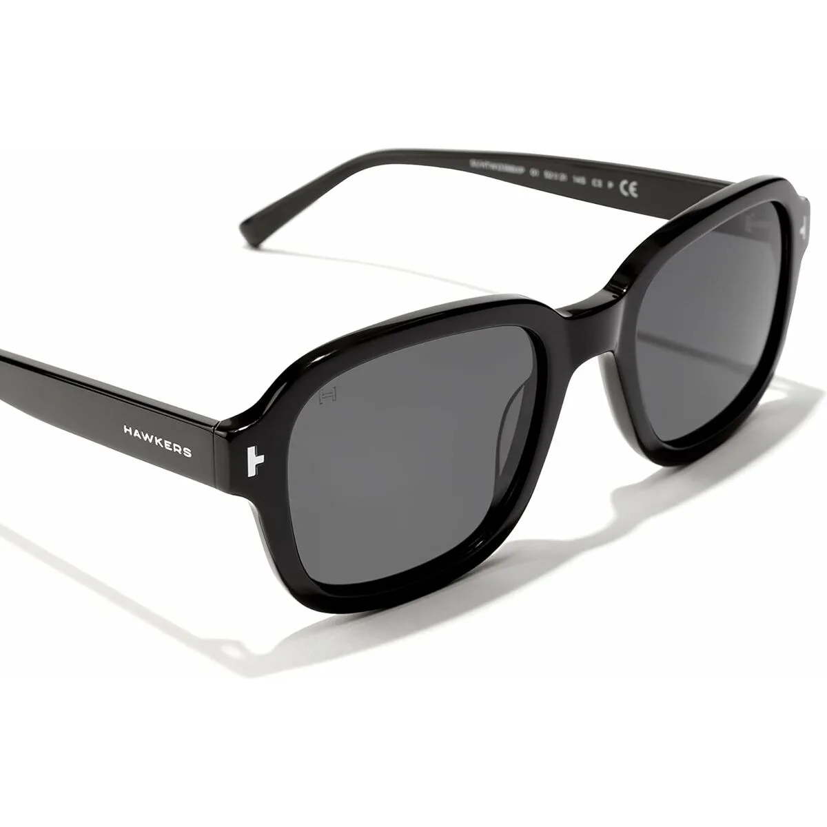 Lunettes de soleil unisexe hawkers twist o 49 mm noir s0511837111. Diaytar a fait le pari de la transparence : nous vous disons tout sur l'origine et la conception de nos produits.