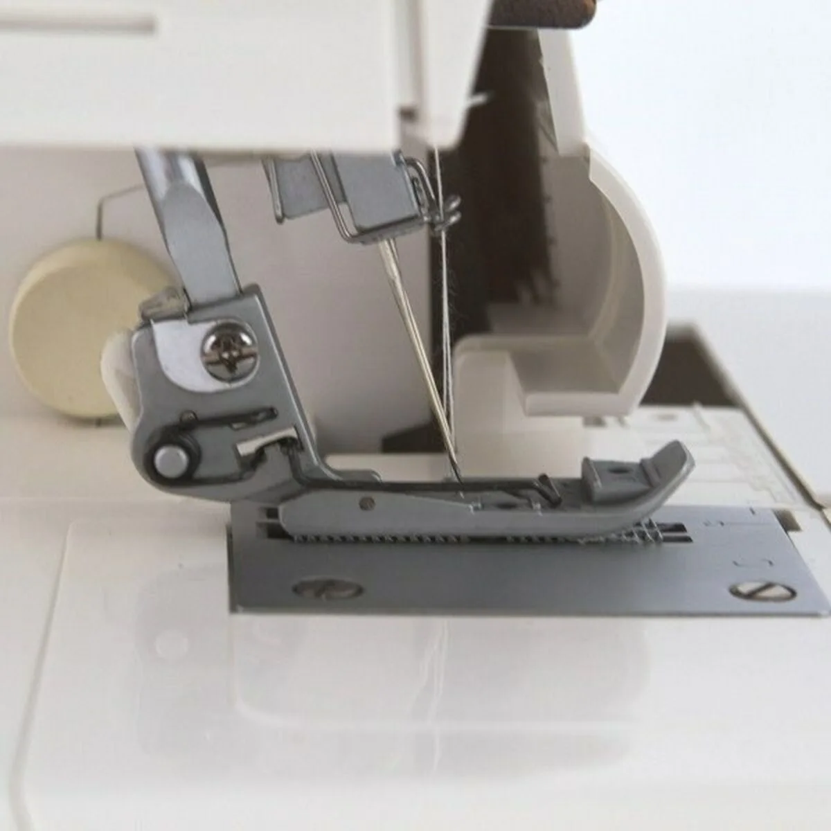 Machine a coudre lucznik overlock 820d 3 s910278765. Pour un quotidien optimisé et stylisé, faites confiance à Diaytar et son expertise en produits généraux et innovants