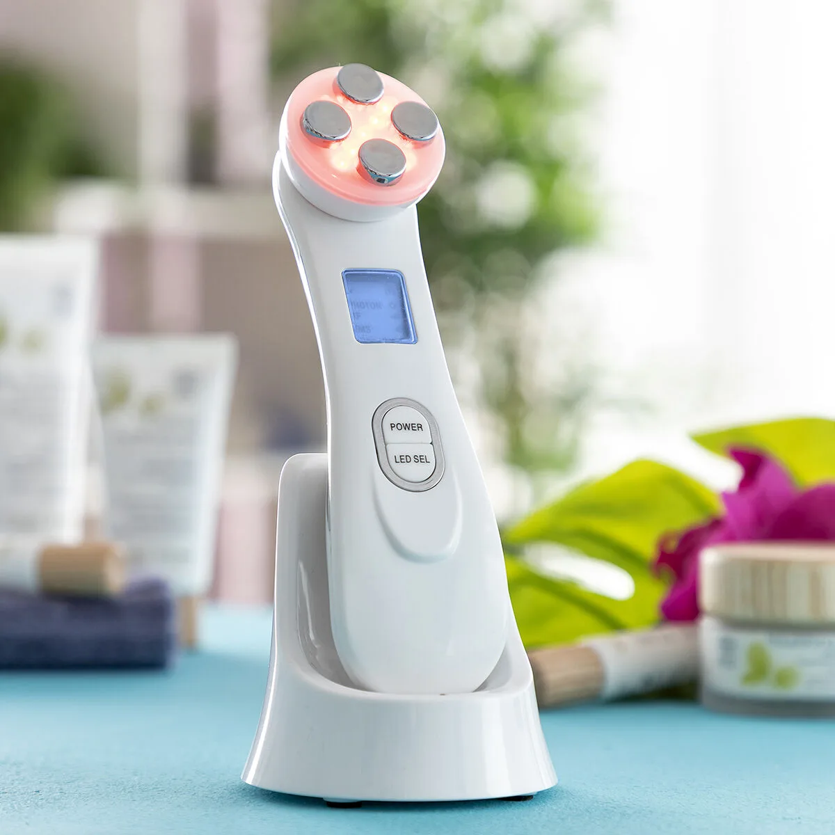 Masseur facial avec radiofrequence phototherapie et electrostimulation wace innovagoods v010344089. Nous sommes Diaytar, les architectes de votre espace de vie en ligne, meublé avec les meilleurs produits du moment