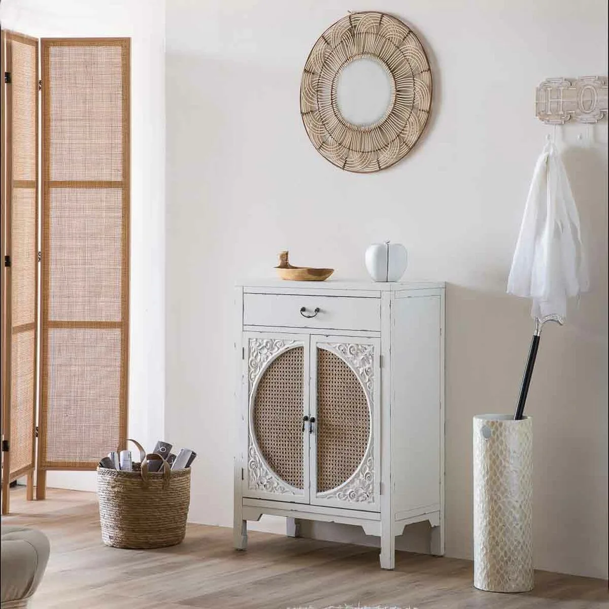Meuble d entree avec tiroirs alexandra house living blanc 36 x 100 x 70 cm d163159319. Pour les esprits curieux et exigeants, Diaytar est la source intarissable de produits rares et ingénieux.