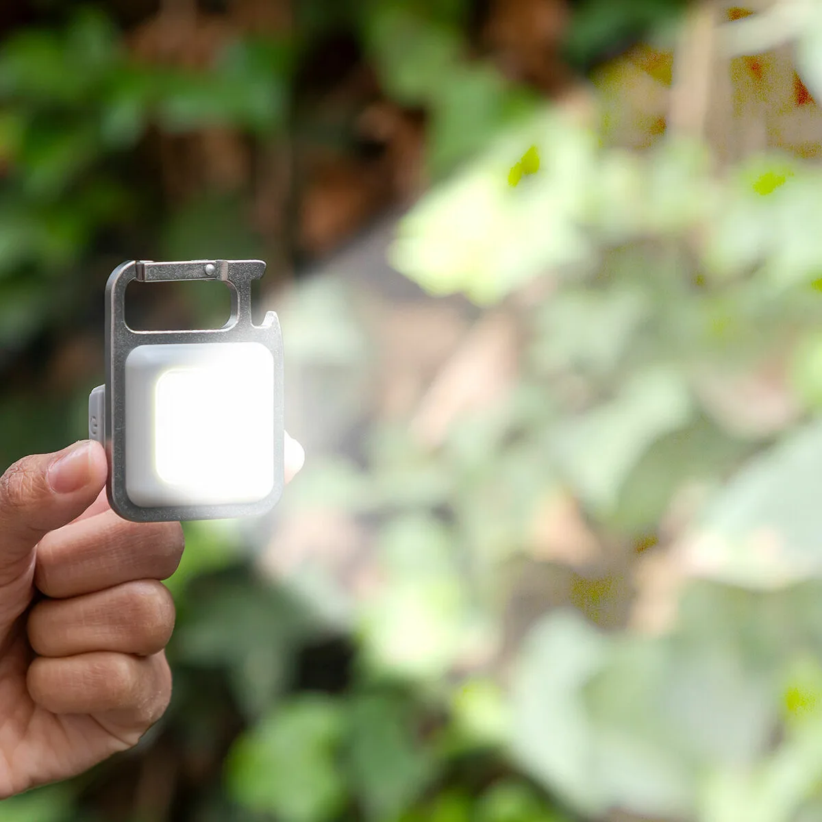 Mini lampe de poche led rechargeable et magnetique 7 en 1 micolth innovagoods v010382359. Diaytar vous habille de la tête aux pieds avec goût et raffinement.