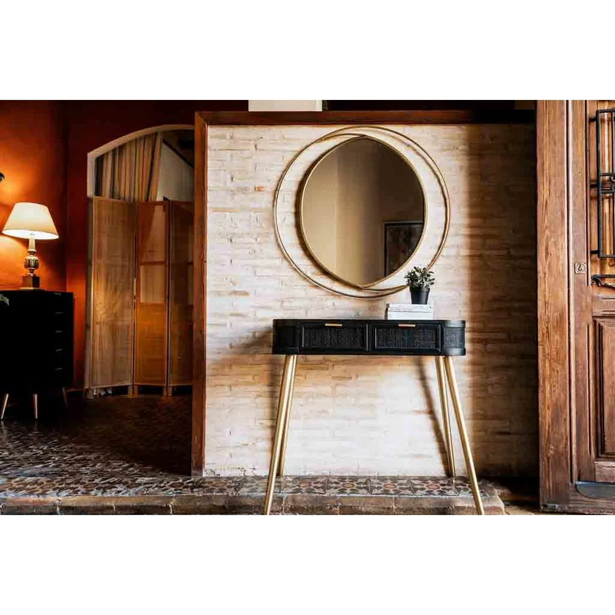 Miroir mural alexandra house living dore 91 x 2 x 91 cm cercle d163023160. Diaytar pense global, shoppe local : une plateforme généraliste avec une approche curated pour un public international