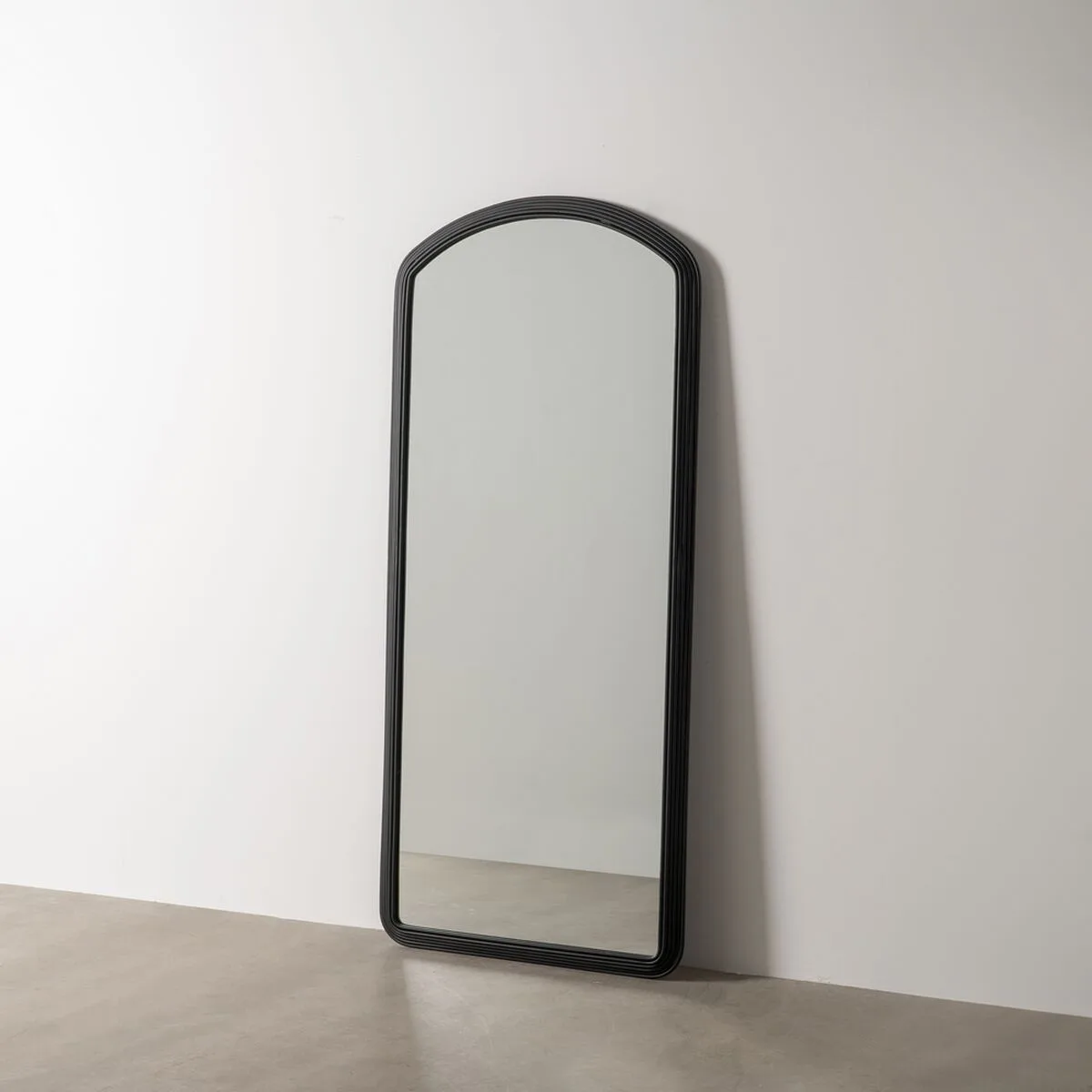Miroir mural noir 81 x 4 x 182 cm s880824810. Notre philosophie Diaytar : vous offrir une plateforme unique où produits généraux, tendances et technologies convergent harmonieusement