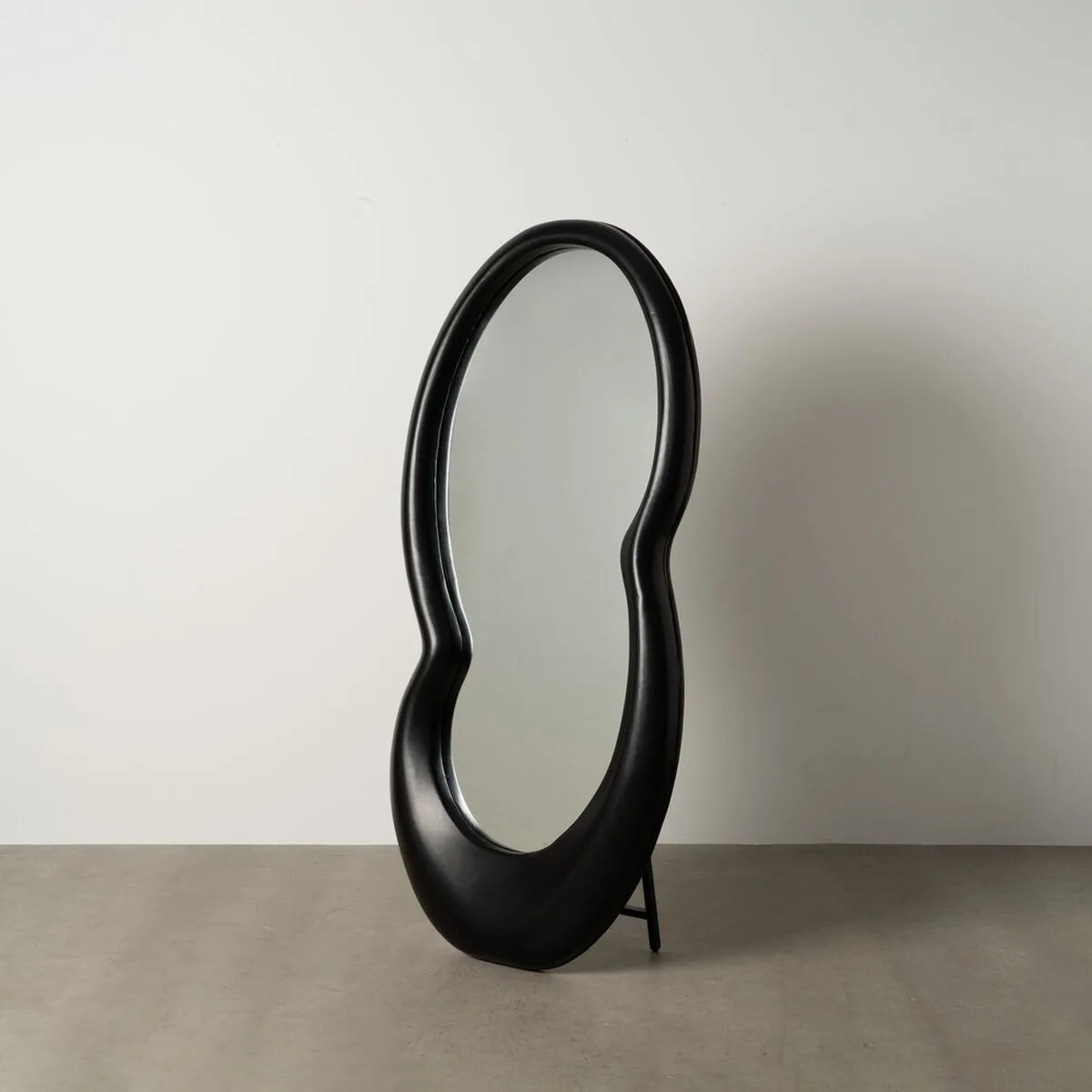Miroir mural noir 85 x 170 x 10 cm s880807979. Chez Diaytar, nous sommes convaincus que le meilleur produit est celui qui allie utilité, beauté et innovation. C'est notre credo.