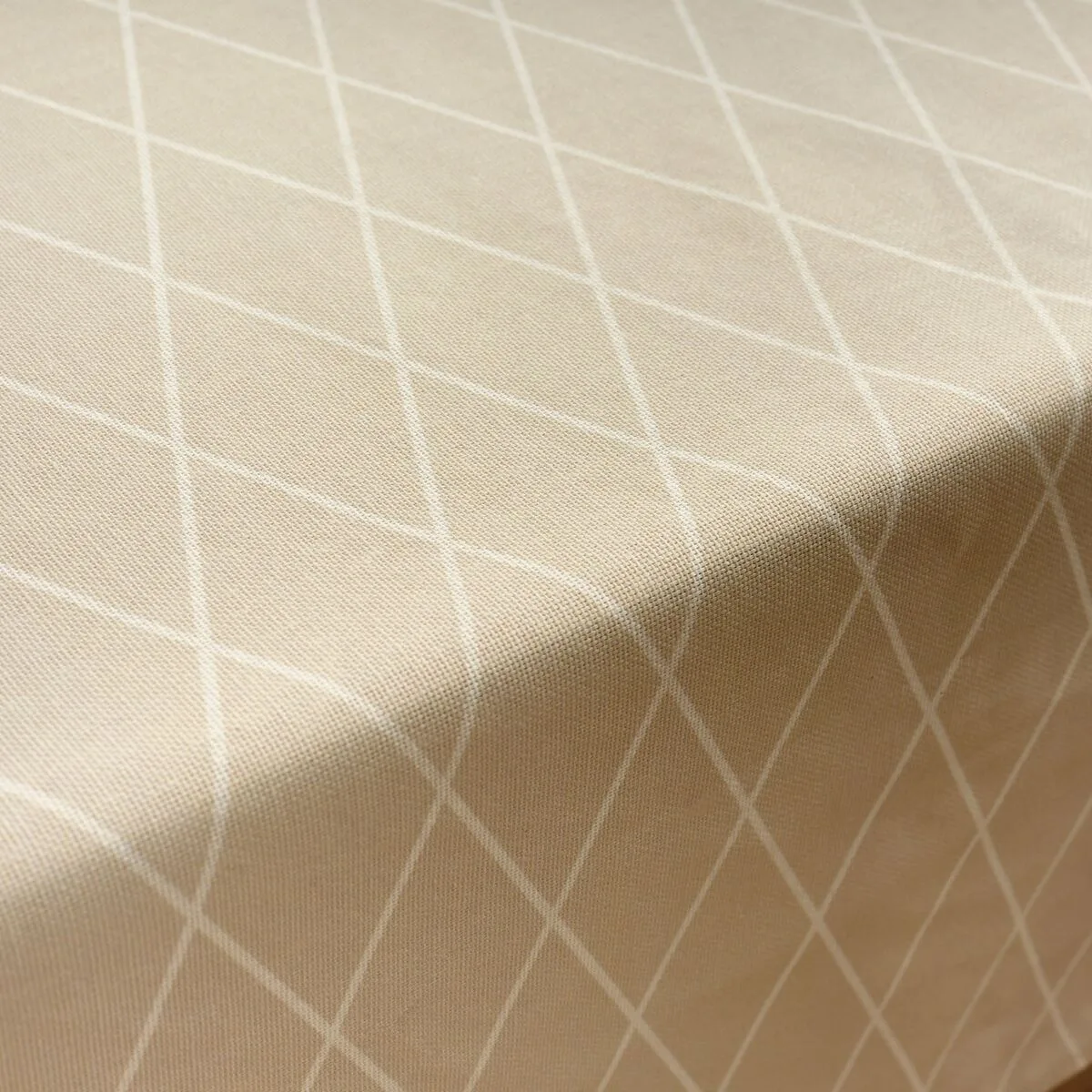 Nappe antitache belum 0120 293 140 x 140 cm s980684358. Diaytar s'adresse à tous ceux qui considèrent que le choix d'un produit, même basique, est une expression de leur personnalité