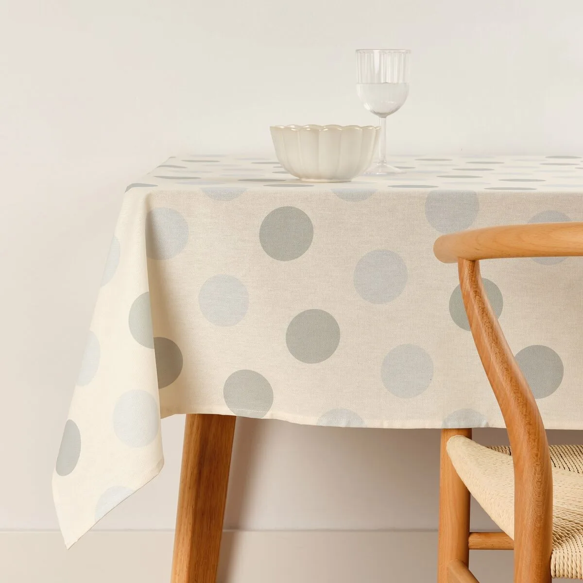 Nappe antitache belum 0120 307 multicouleur 150 x 150 cm cercles s980677321. Notre mission : éradiquer le superflu pour ne vous proposer que l'essentiel... mais en beaucoup plus stylé. Bienvenue chez Diaytar.