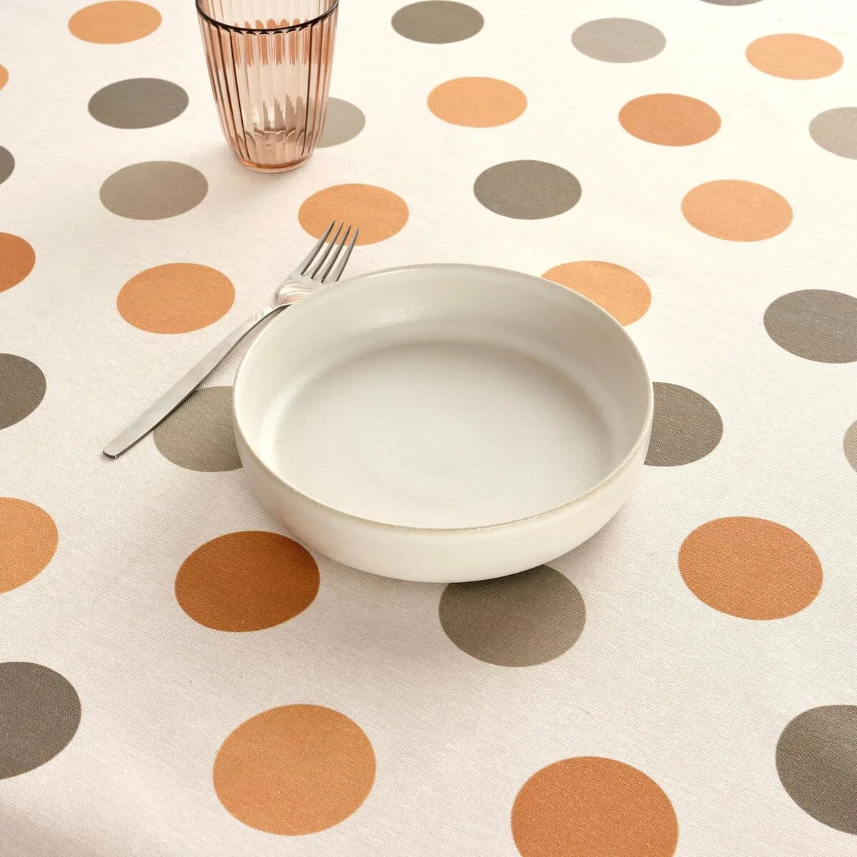 Nappe antitache belum 0120 309 multicouleur 250 x 150 cm cercles s980676124. Osez l'originalité avec les créations mode exclusives de Diaytar.