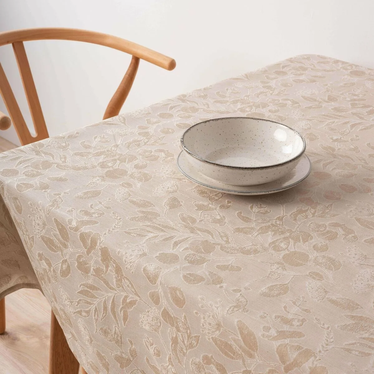 Nappe antitache belum 32010d2 beige 155 x 155 cm s980466777. Diaytar, c'est le compagnon des visionnaires, de ceux qui achètent aujourd'hui les produits qui seront incontournables demain.