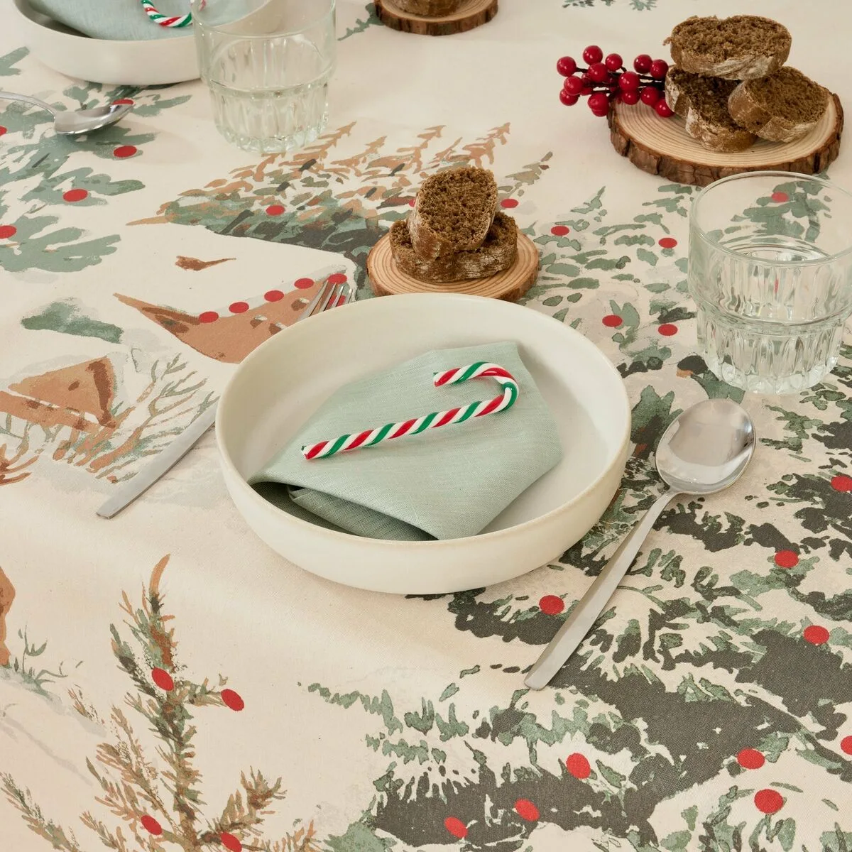 Nappe antitache belum christmas deer multicouleur s980192069. Nous sommes Diaytar, les architectes de votre espace de vie en ligne, meublé avec les meilleurs produits du moment