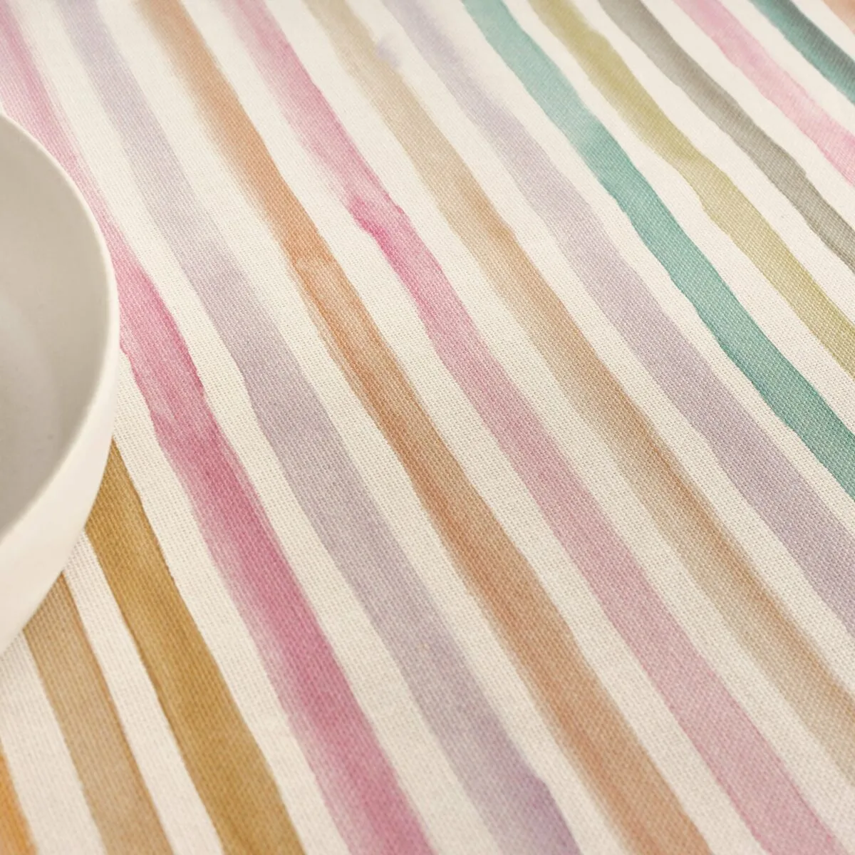 Nappe antitache belum naiara 4 100 180 x 250 cm a rayures s980558018. Diaytar, c'est le point de rencontre entre les passionnés de belles technologies et les amateurs de décoration tendance