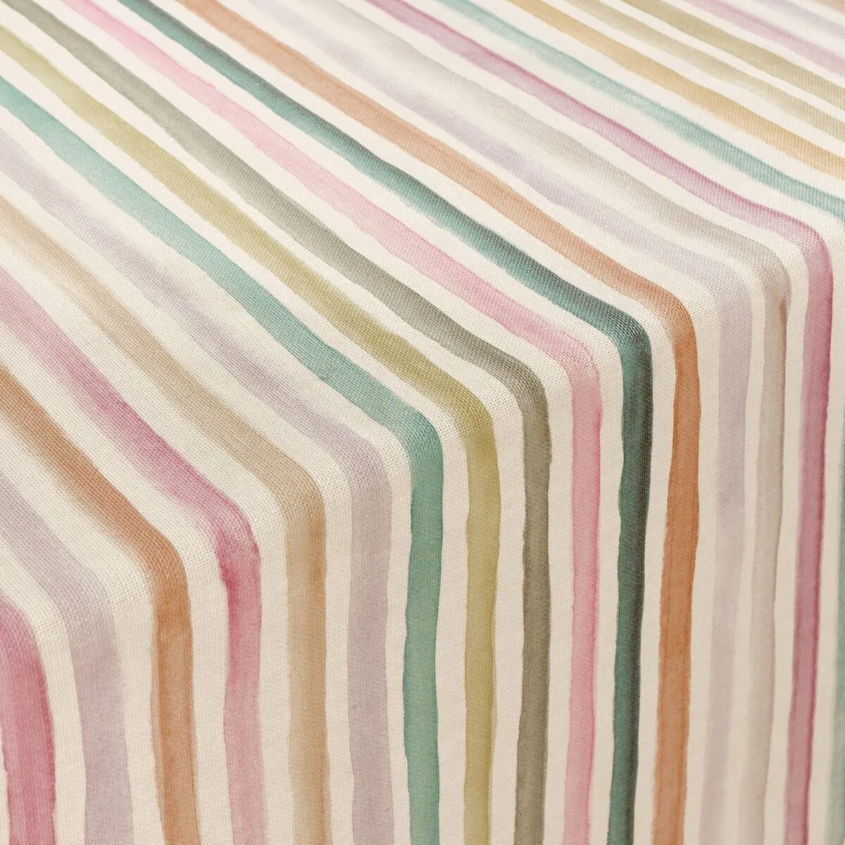 Nappe antitache belum naiara 4 100 multicouleur 100 x 150 cm a rayures s980634939. Diaytar a fait le pari de la transparence : nous vous disons tout sur l'origine et la conception de nos produits.