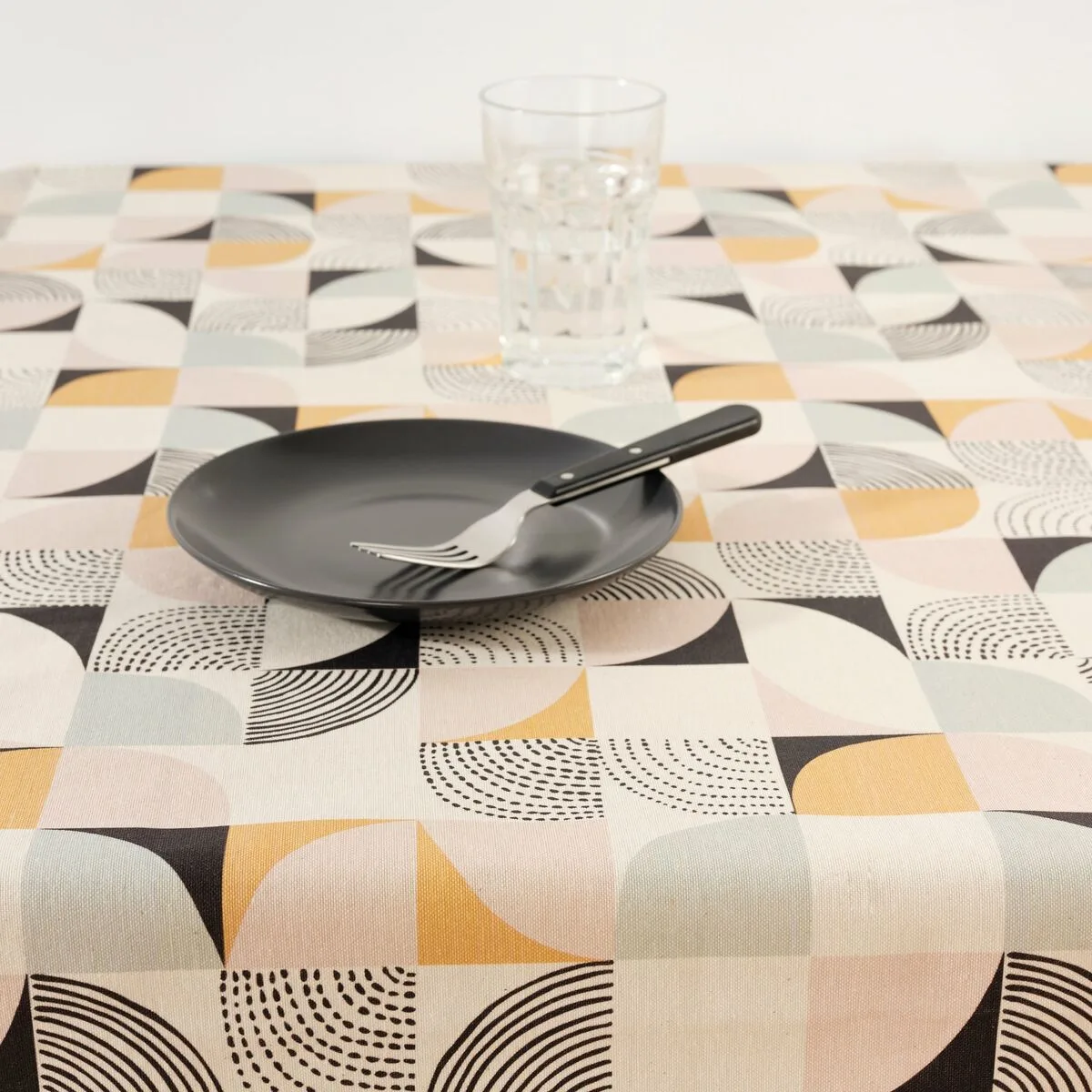 Nappe antitache belum p20 multicouleur 100 x 250 cm geometrique s981167981. Diaytar, c'est l'évidence : une plateforme simple, des produits beaux, une expérience fluide. Le trio gagnant.