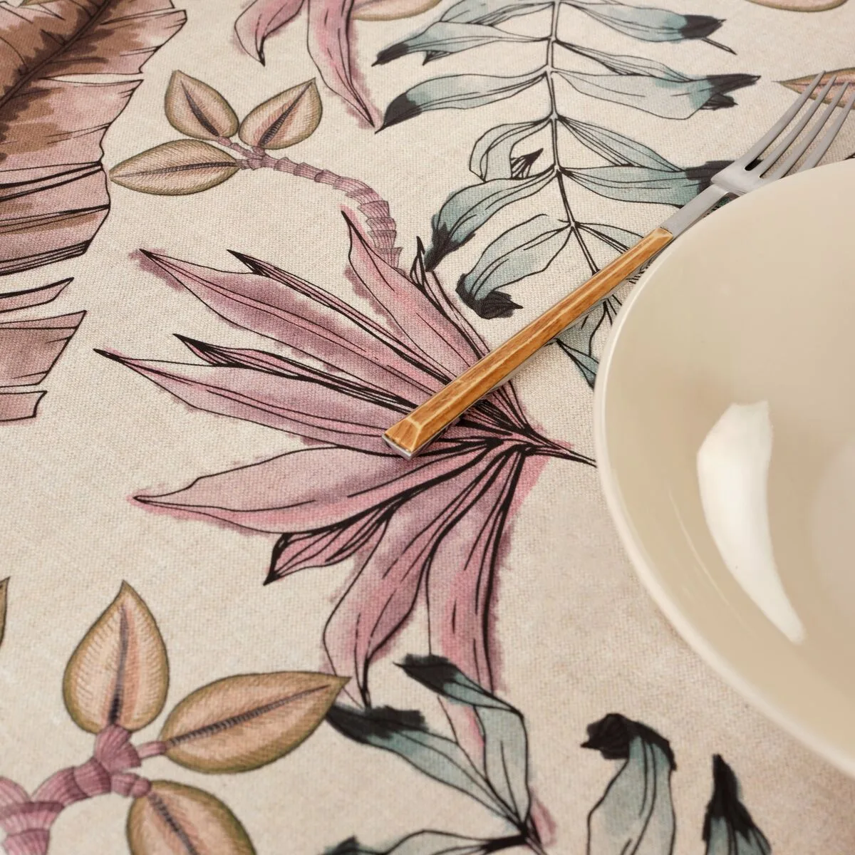 Nappe belum 0120 314 100 x 155 cm s980861365. La recette Diaytar : un tiers de design, un tiers d'innovation, un tiers de fonctionnalité. Le tout saupoudré de tendance.