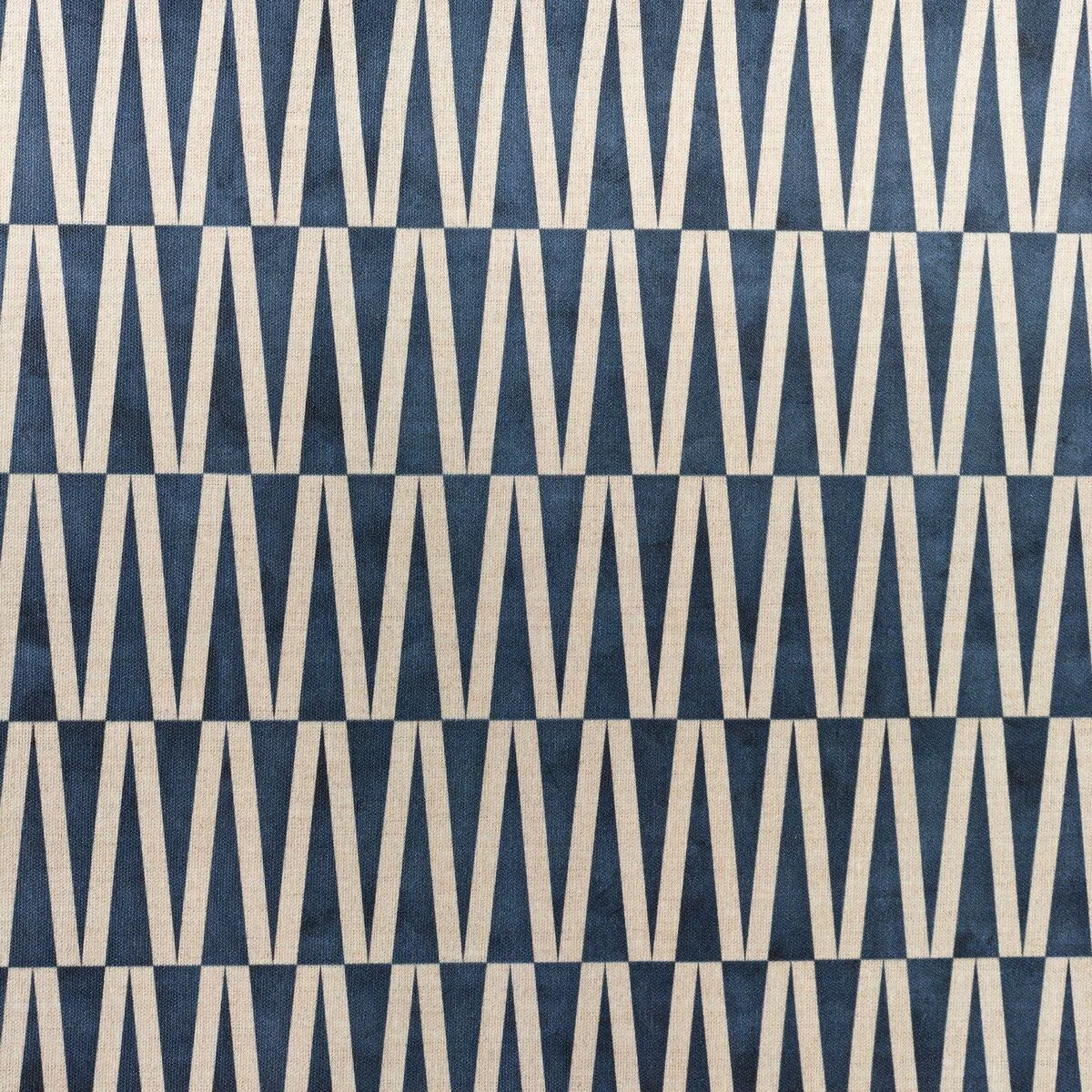 Nappe belum 0120 335 bleu 200 x 155 cm s980450211. L'art de vivre à la française s'exprime dans notre collection maison Diaytar.