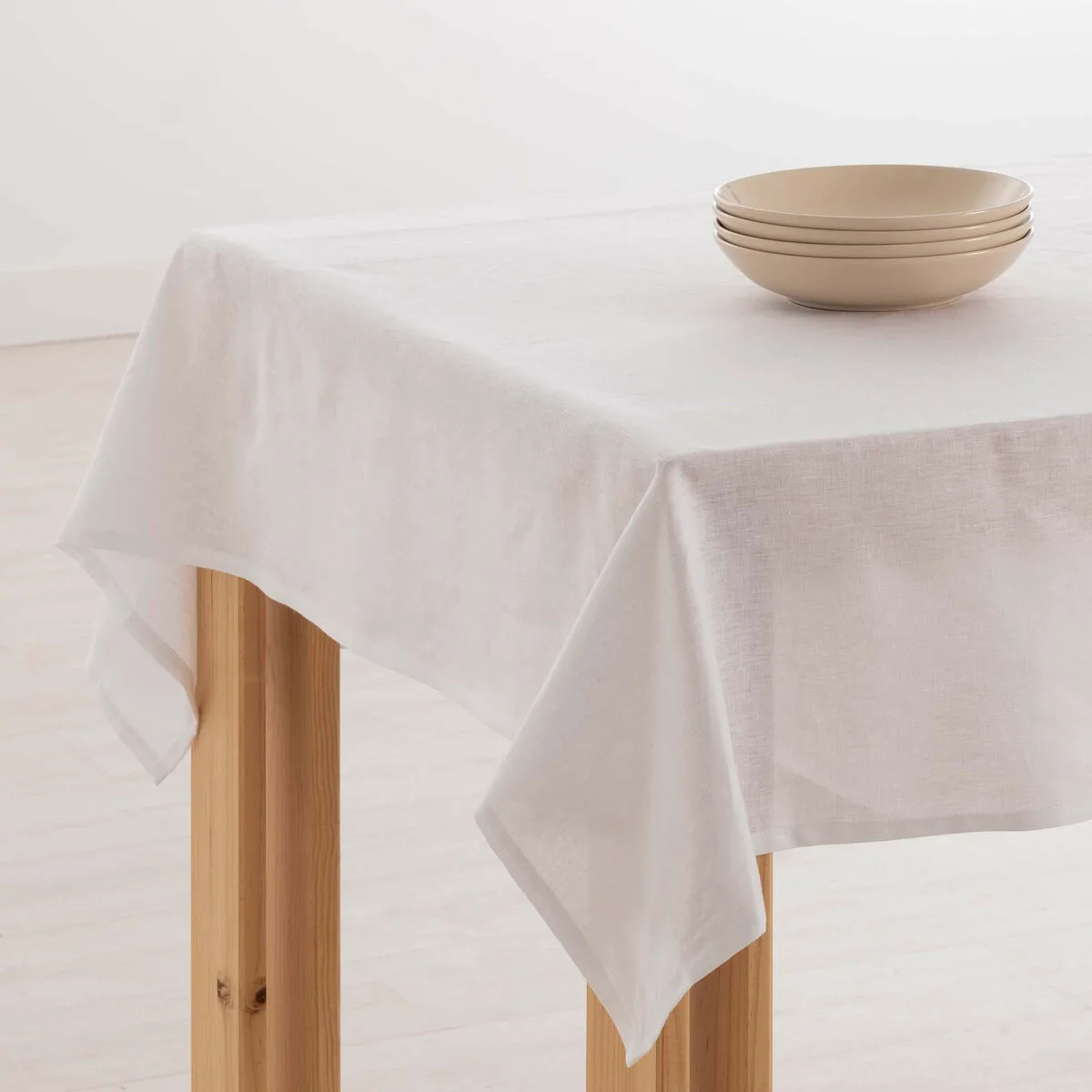 Nappe belum blanc multicouleur 250 x 150 cm s980201812. Créez votre look signature avec les pièces mode sélectionnées par Diaytar.