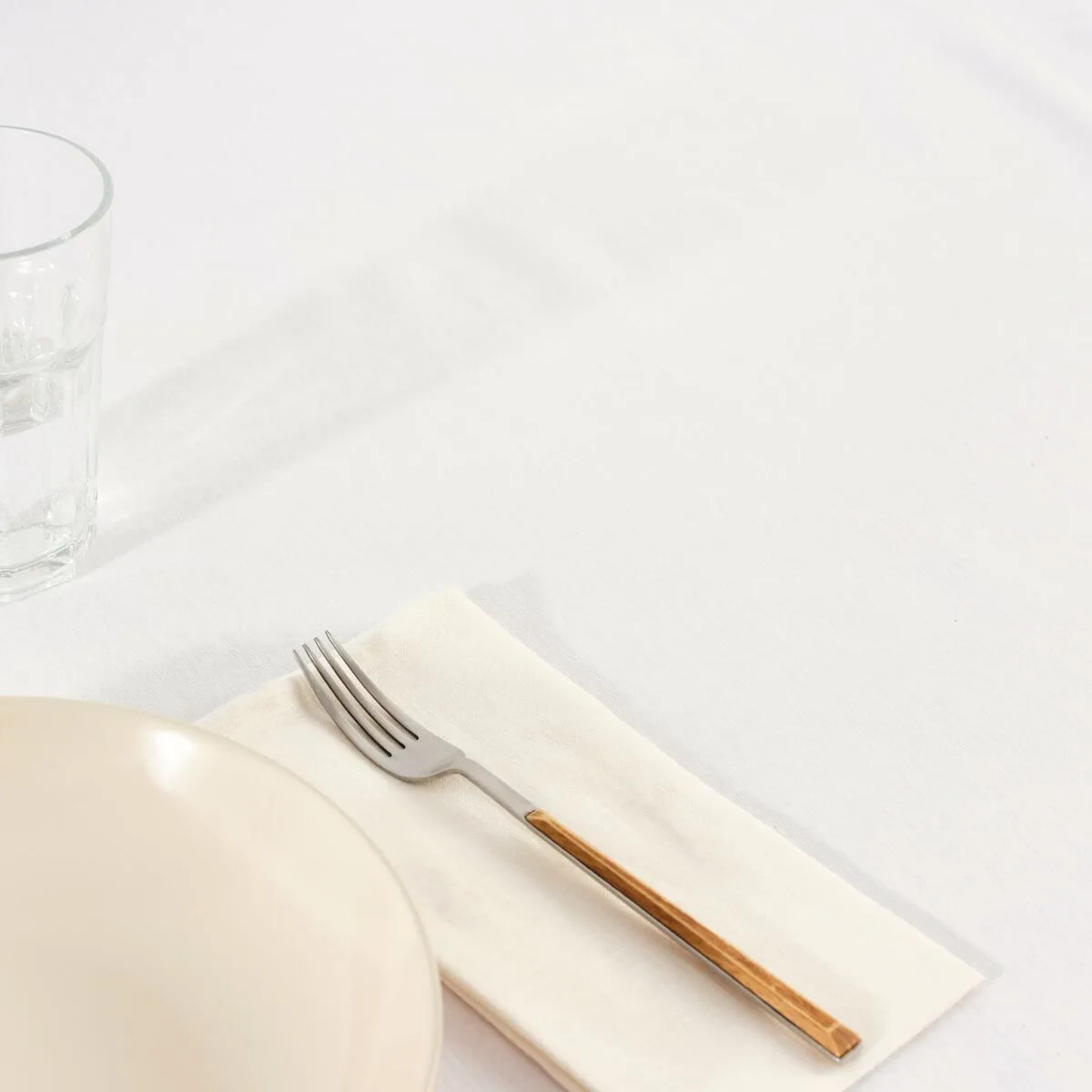 Nappe belum liso blanc 180 x 300 cm s981169772. Diaytar anticipe les tendances pour vous offrir le meilleur de la mode.