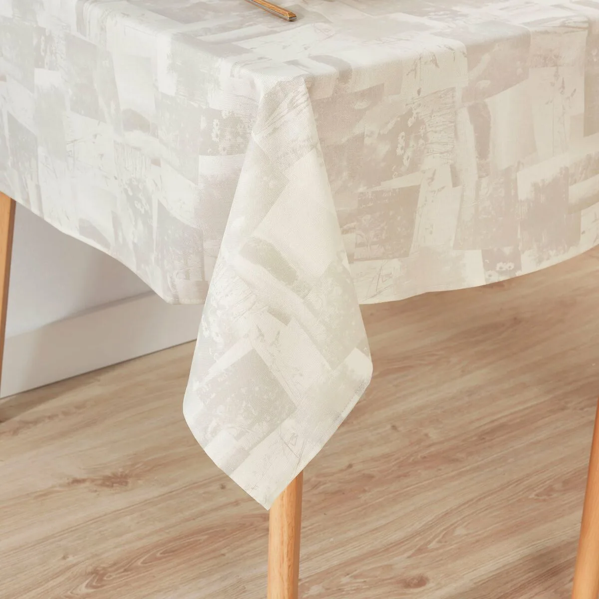 Nappe enduite antitache belum 0120 373 multicouleur 150 x 150 cm s980496421. La chasse aux produits extraordinaires est ouverte. Diaytar vous donne les clés d'un univers shopping infini.