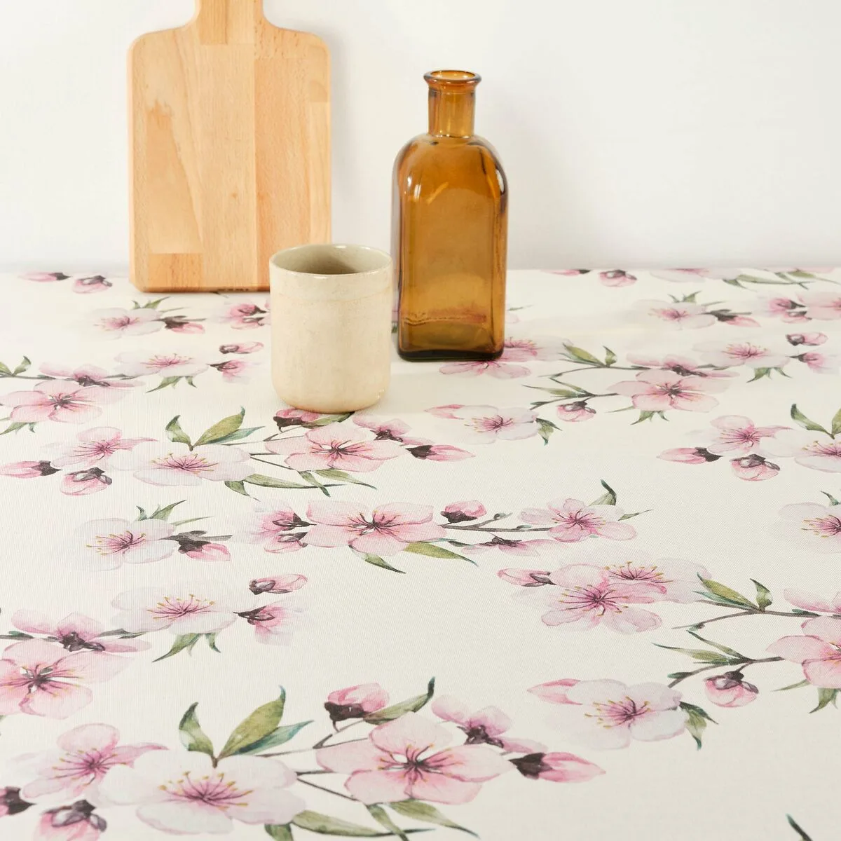 Nappe enduite antitache belum 0120 385 multicouleur 150 x 150 cm s980502484. L'art de vivre à la française s'exprime dans notre collection maison Diaytar.