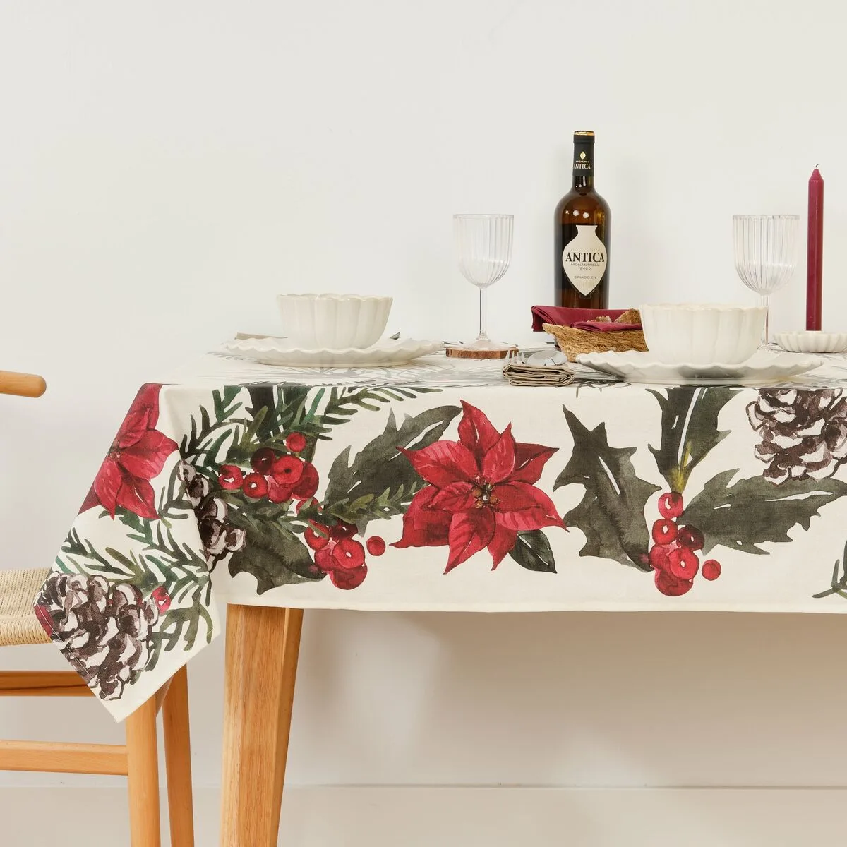 Nappe enduite antitache belum christmas flowers blanc marron rouge vert 150 x 150 cm s980218685. Diaytar, c'est le refuge des amoureux du beau et de l'utile, un sanctuaire dédié au produit parfait.