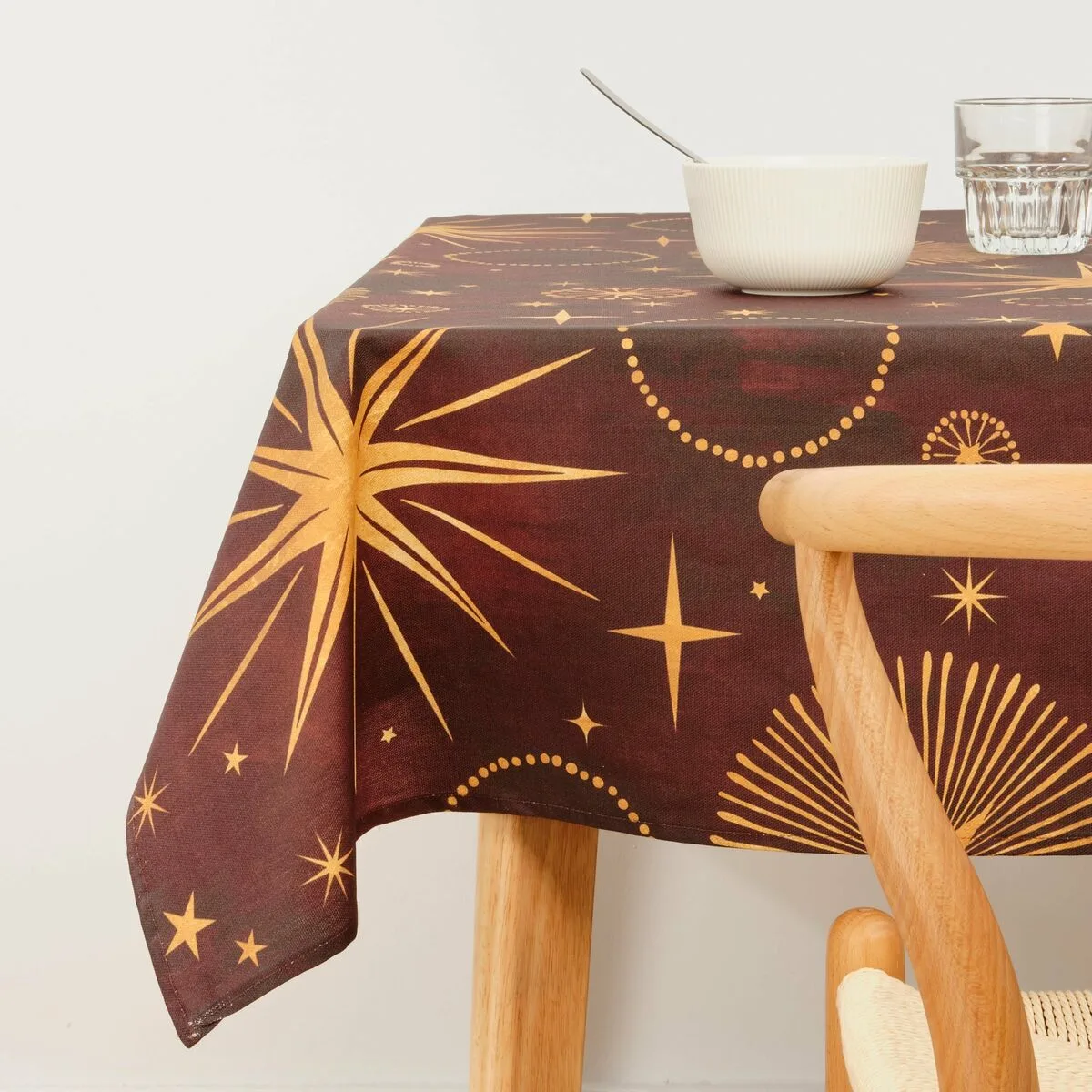 Nappe enduite antitache belum christmas rouge dore 250 x 150 cm s980216351. Bienvenue dans l'ère du shopping conscient. Diaytar privilégie des produits avec une éthique et un impact positif.