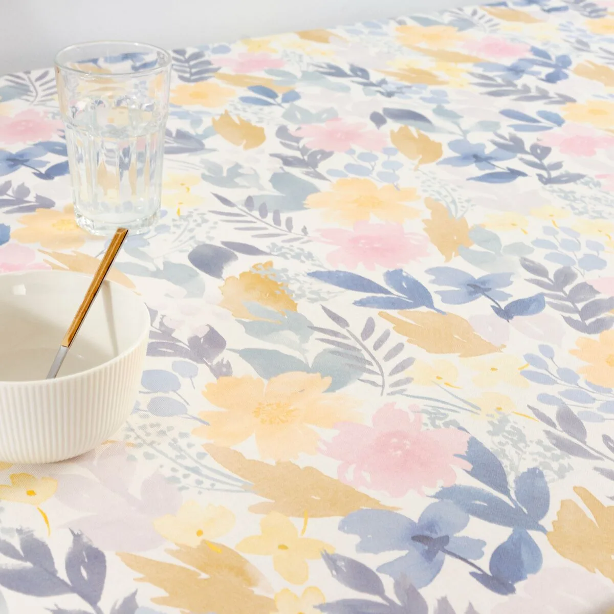 Nappe enduite antitache belum gisborne multicouleur 150 x 150 cm s980540266. L'aventure Diaytar, c'est celle d'une équipe passionnée qui déniche pour vous les perles rares du marché généraliste