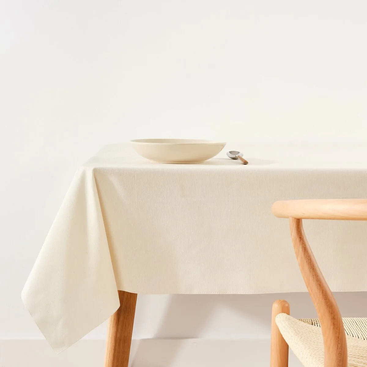 Nappe enduite antitache belum liso beige 150 x 150 cm s980637339. L'ADN de Diaytar : un mélange éclectique et raffiné de produits qui parle aussi bien aux geeks qu'aux esthètes