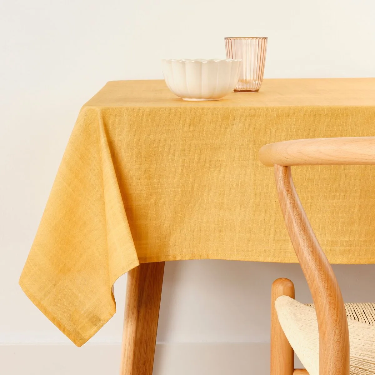 Nappe enduite antitache belum liso moutarde 150 x 150 cm s980521432. L'ambition de Diaytar : devenir votre boutique en ligne de référence pour tous les produits qui améliorent votre vie