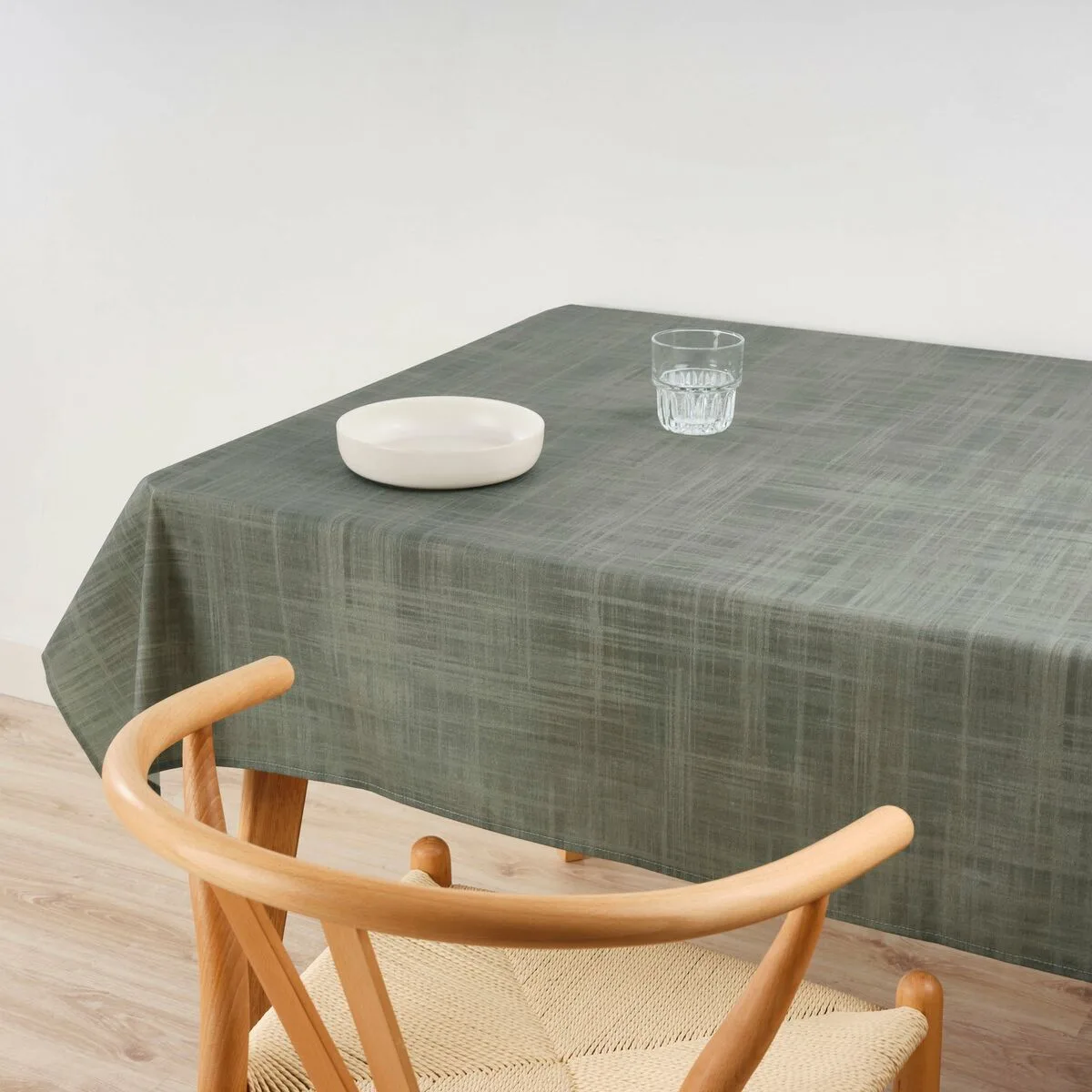 Nappe enduite antitache belum liso taupe 150 x 150 cm s980518991. Avec Diaytar, faites le plein d'idées et de produits ingénieux pour toutes les pièces de votre maison et tous les aspects de votre vie
